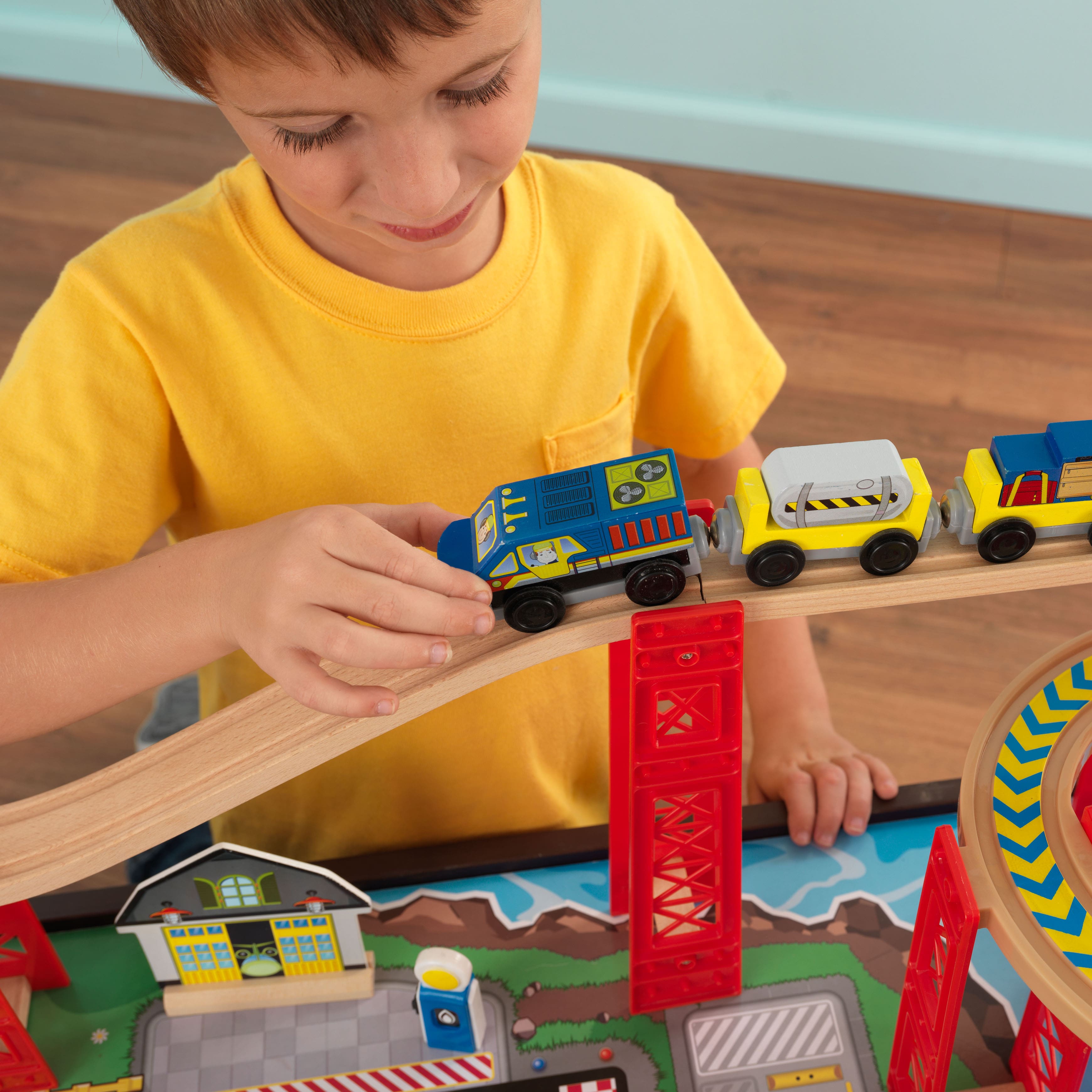 KidKraft Airport Express Train Set &#x26; Table