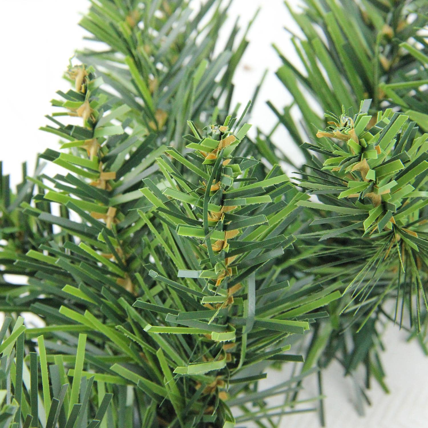 20&#x22; Buffalo Fir Artificial Wreath