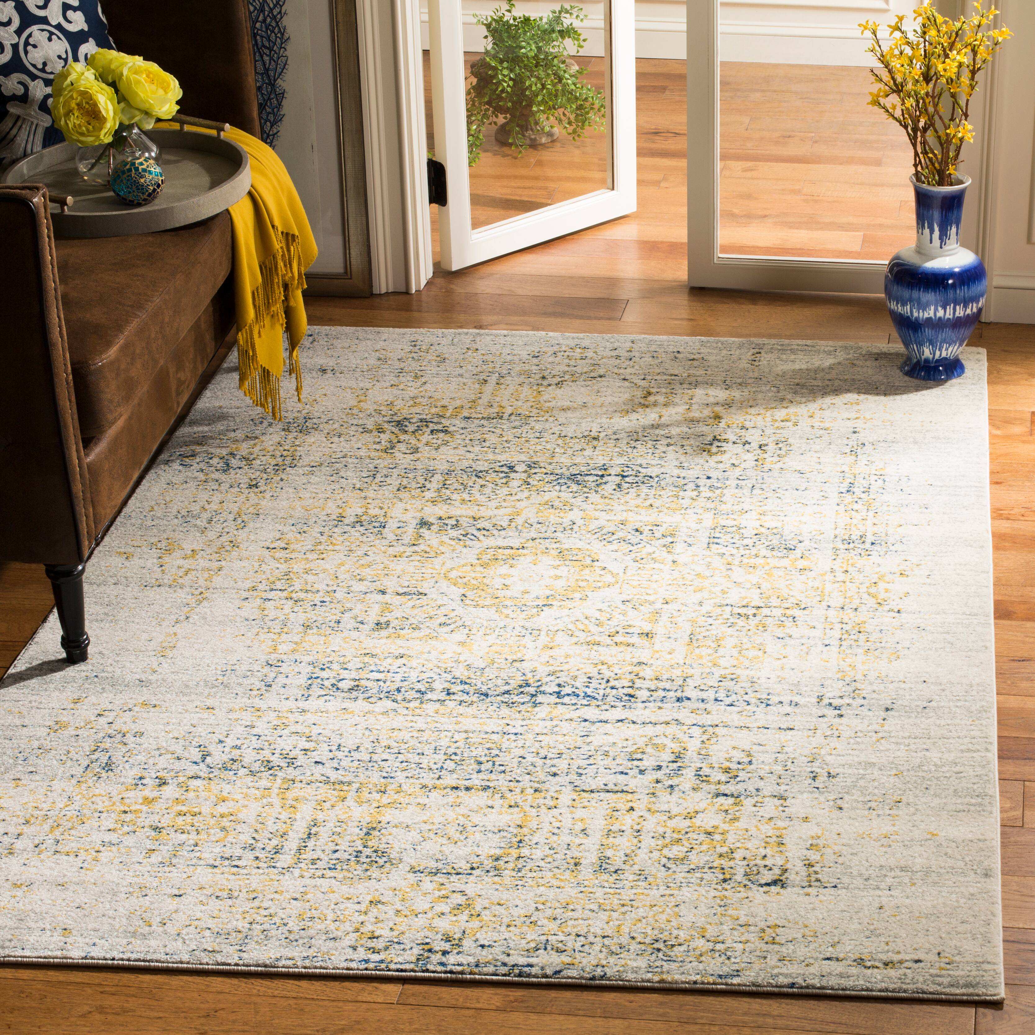 Evoke Distressed Medallion 4&#x27; X 6&#x27; Area Rug