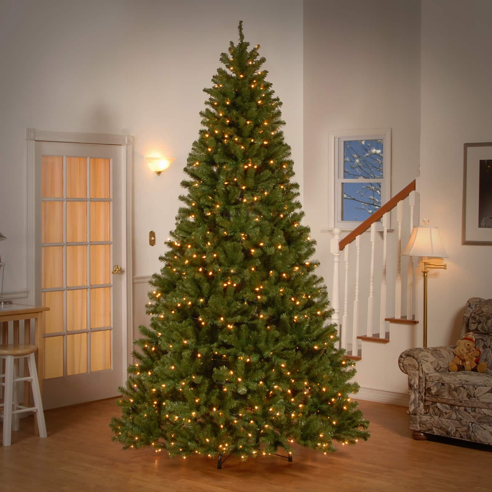 9 ft. Pre-lit North Valley Spruce Full Artificial Christmas Tree, Clear Lights