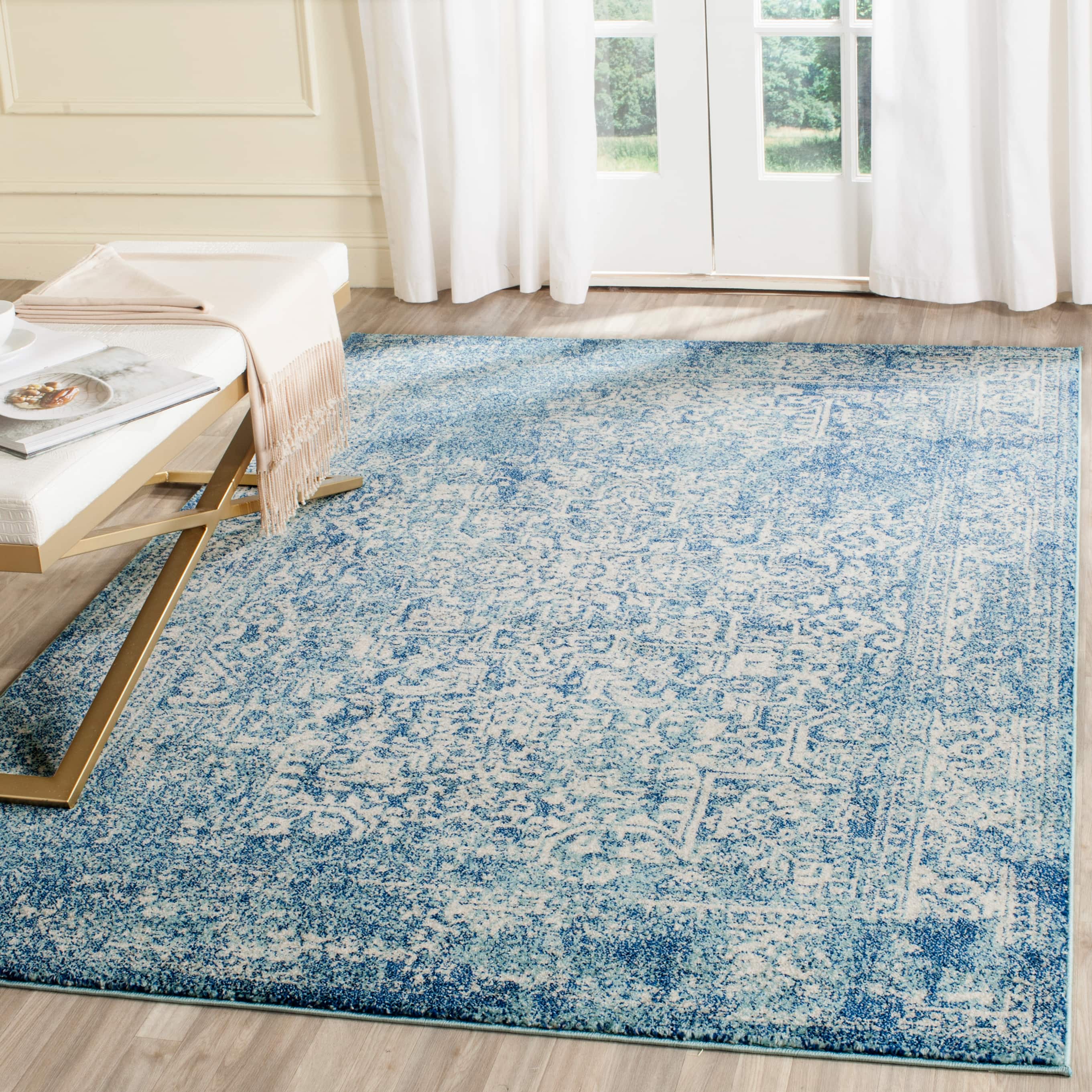 Evoke Distressed Border 4&#x27; X 6&#x27; Area Rug