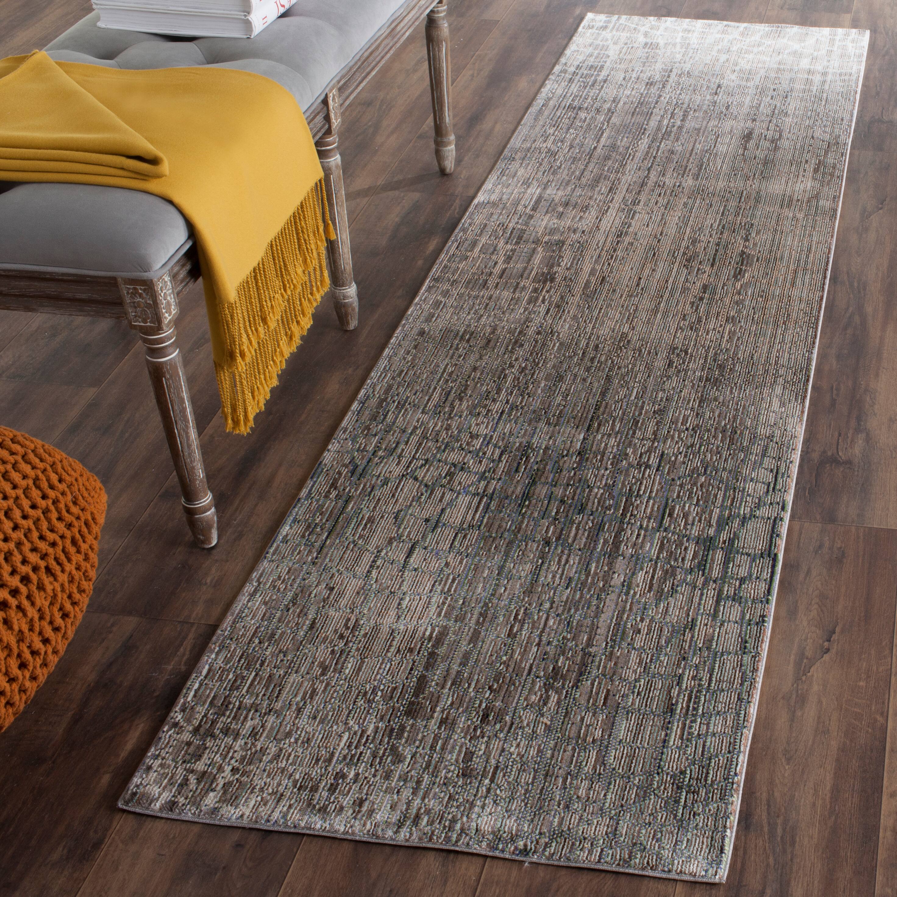 Valencia Metro-Chic 2&#x27;-3&#x22; X 10&#x27; Area Rug