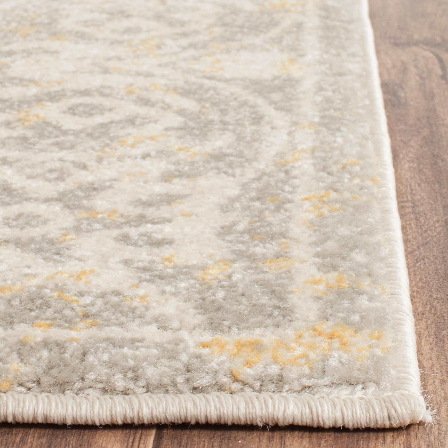 Evoke Diamond Floral 3&#x27; X 5&#x27; Area Rug