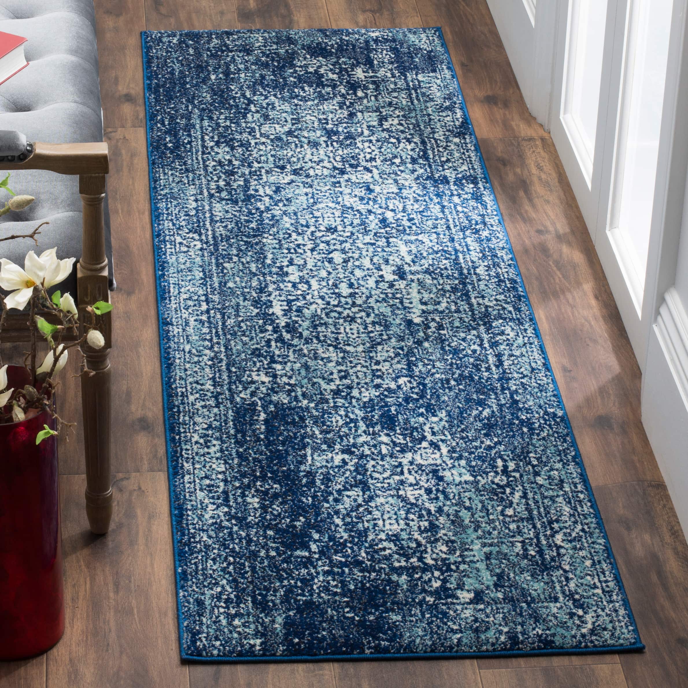 Evoke Distressed Border 2&#x27;-2&#x22; X 9&#x27; Area Rug
