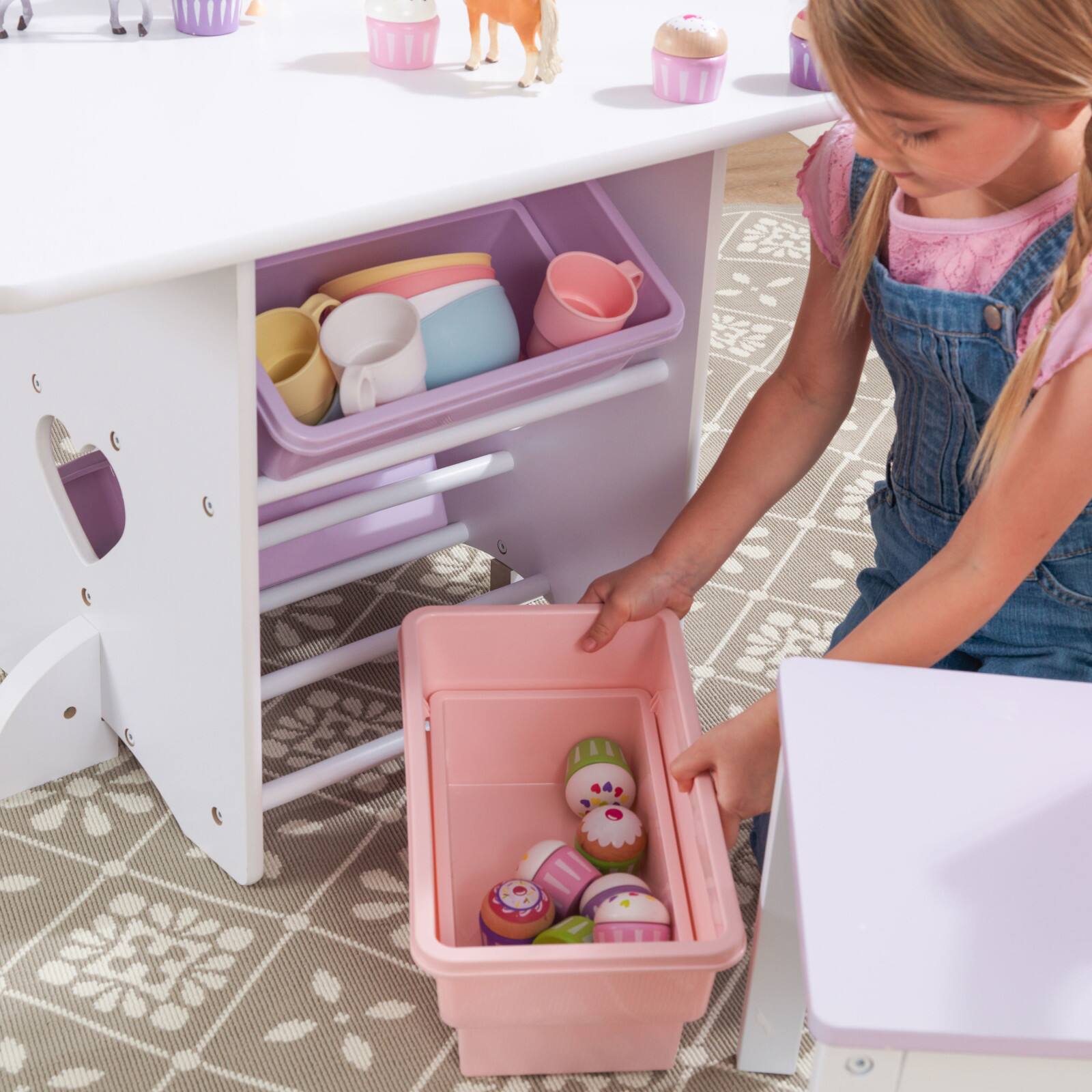 KidKraft White Heart Table &#x26; Chair Set