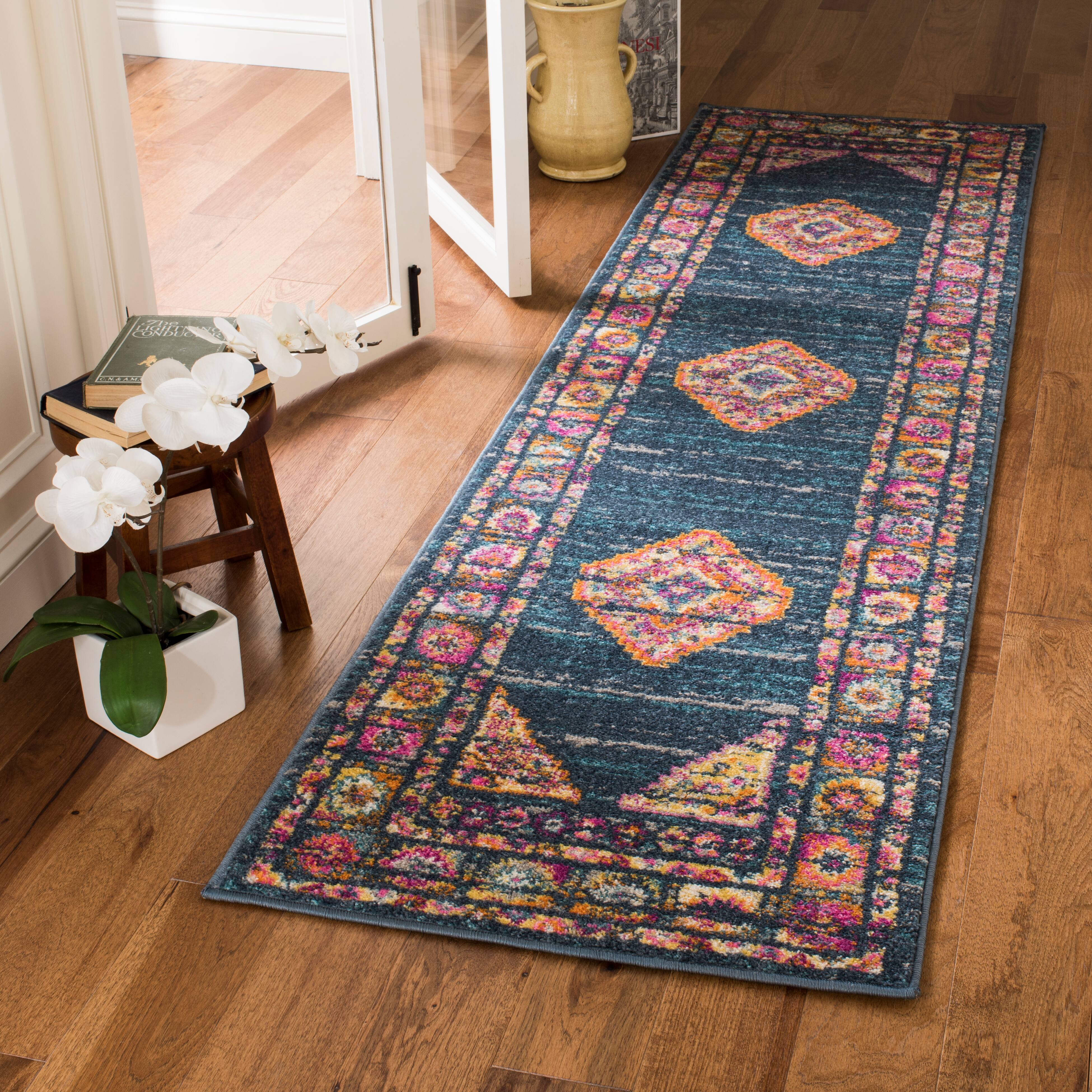 Madison Center Medallion 2&#x27;-3&#x22; X 8&#x27; Area Rug