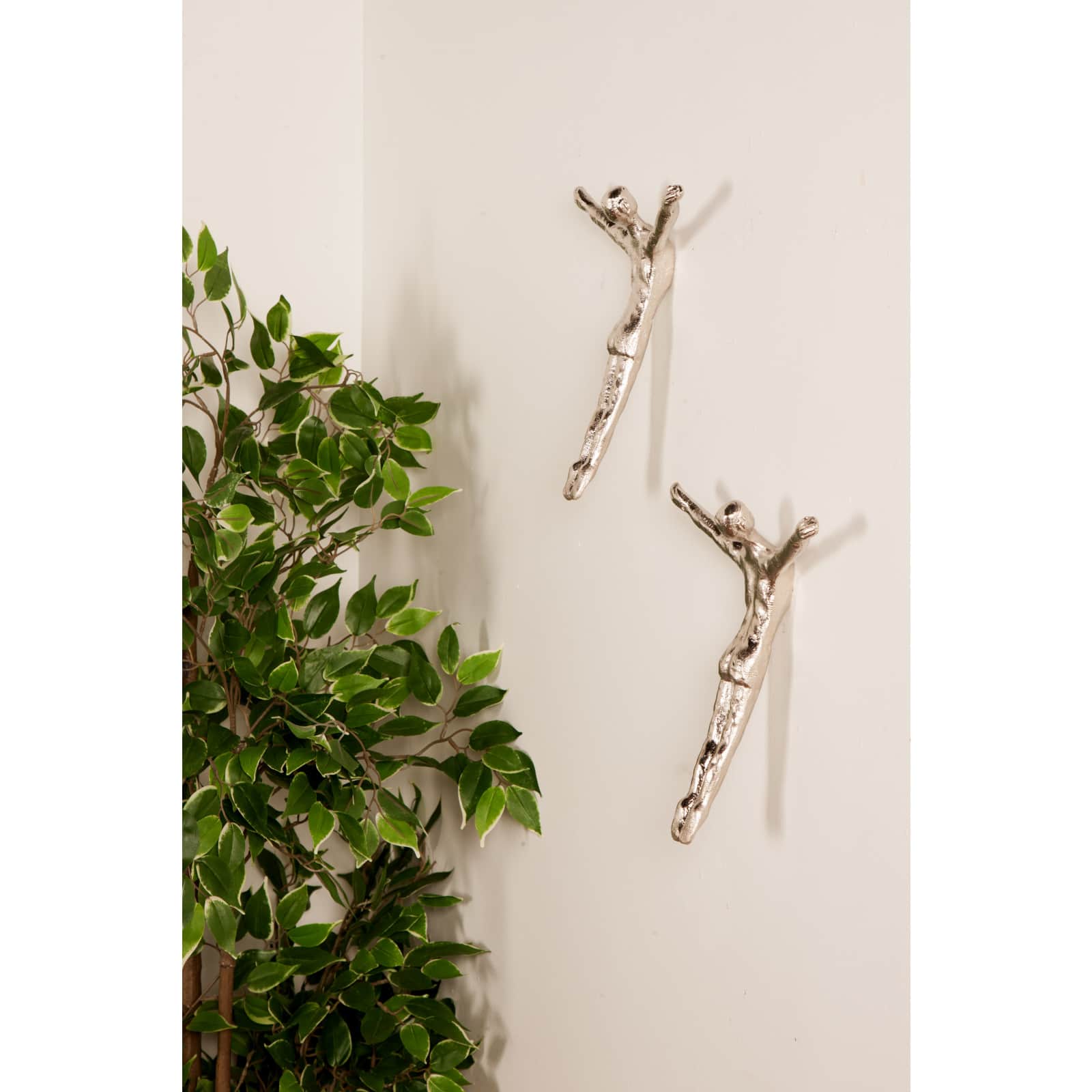 10" Aluminum Modern Figurine Wall Décor Set