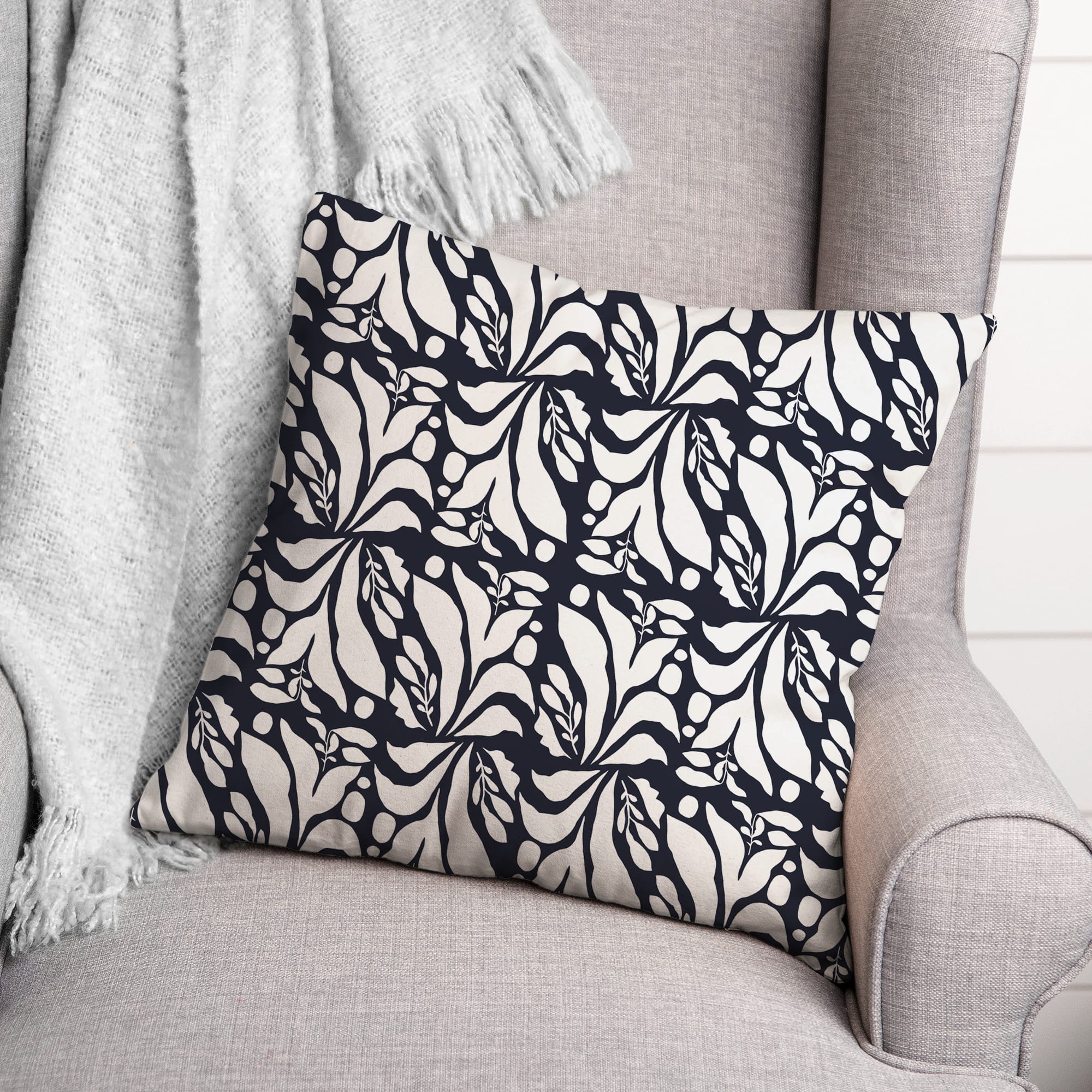18" Fun Foliage Indoor/Outdoor Pillow