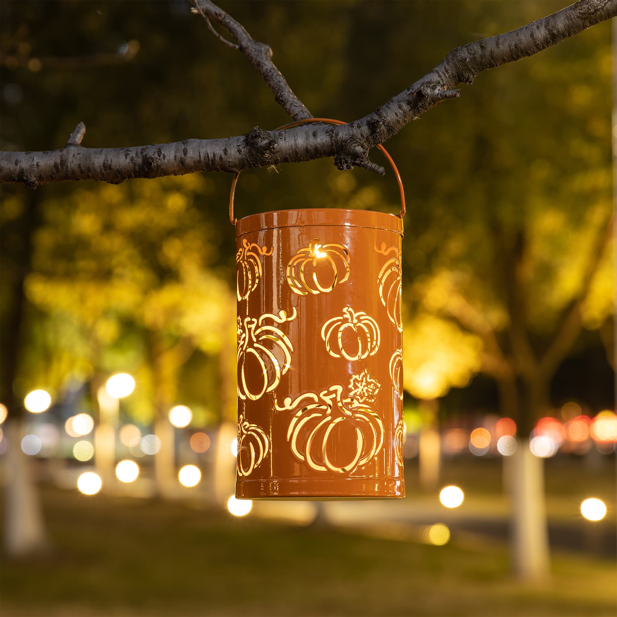 Glitzhome® 10.75" Fall Metal Pumpkin Solar Powered LED Lantern
