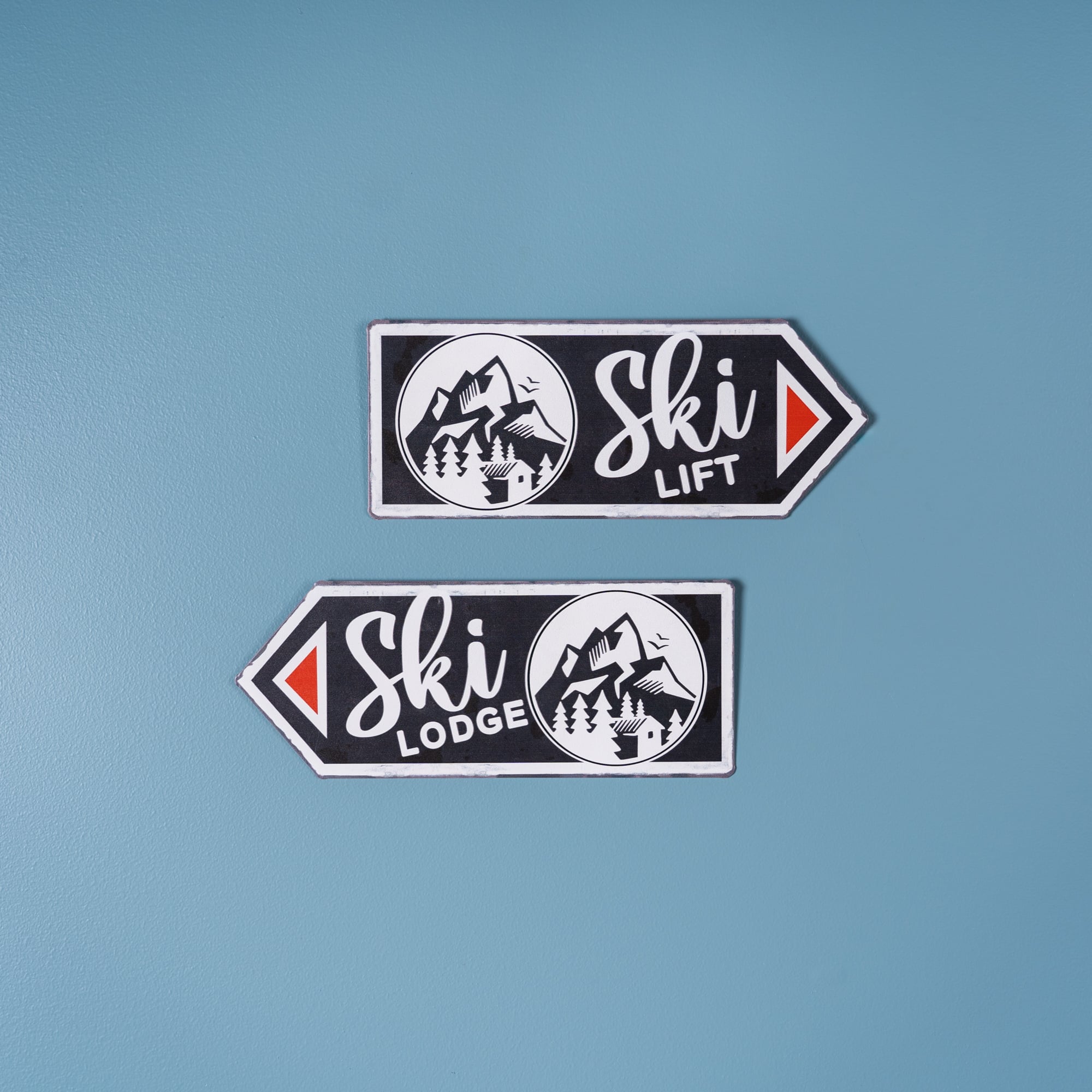 Black Ski Lift & Ski Lodge Décor Set
