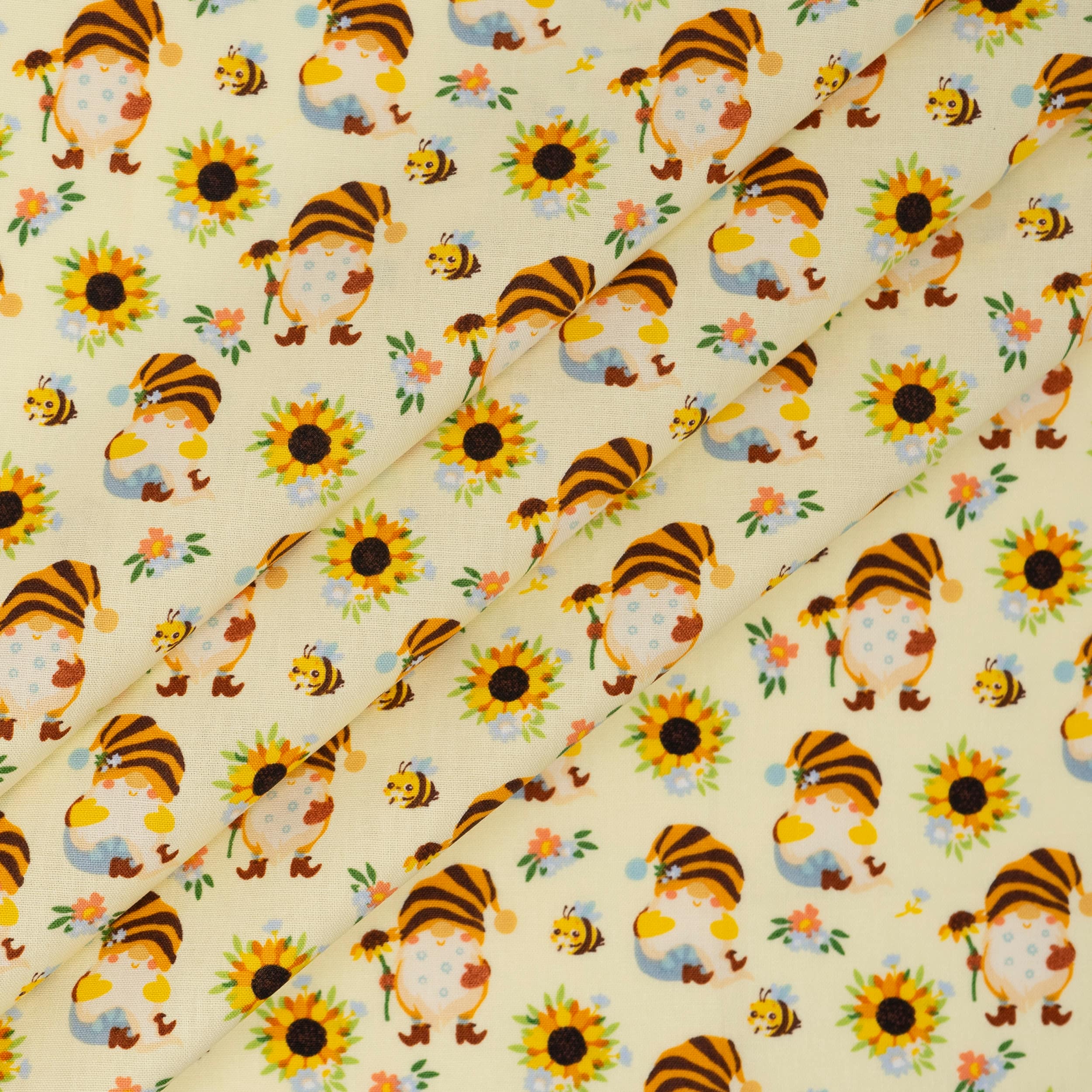 SINGER 10" x 10" Daisies Gnomes Square Cotton Fabric Premium Packs
