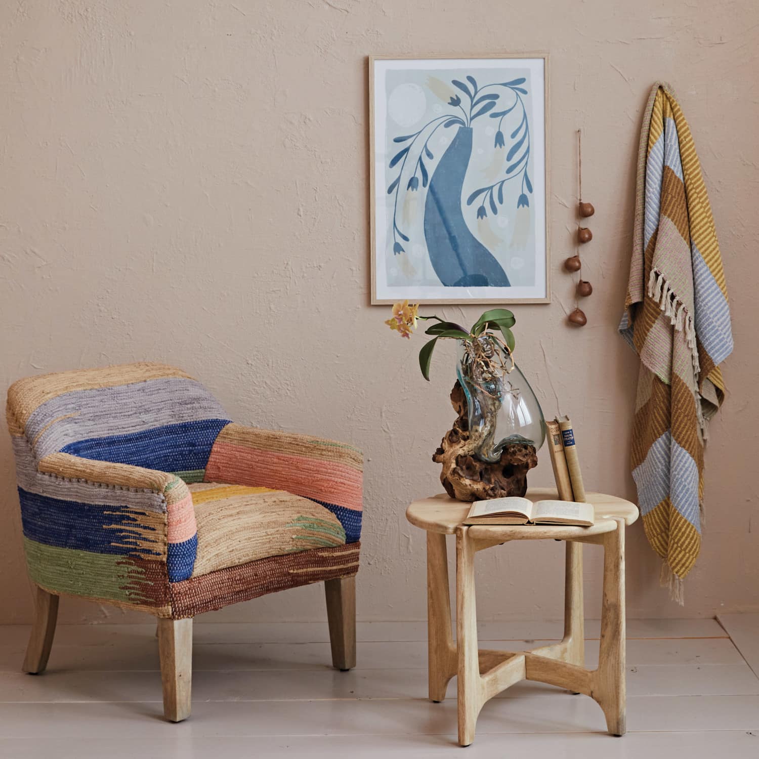 Hello Honey® 21.5" Natural Mango Wood Table with Interlocking Base & Bleached Finish