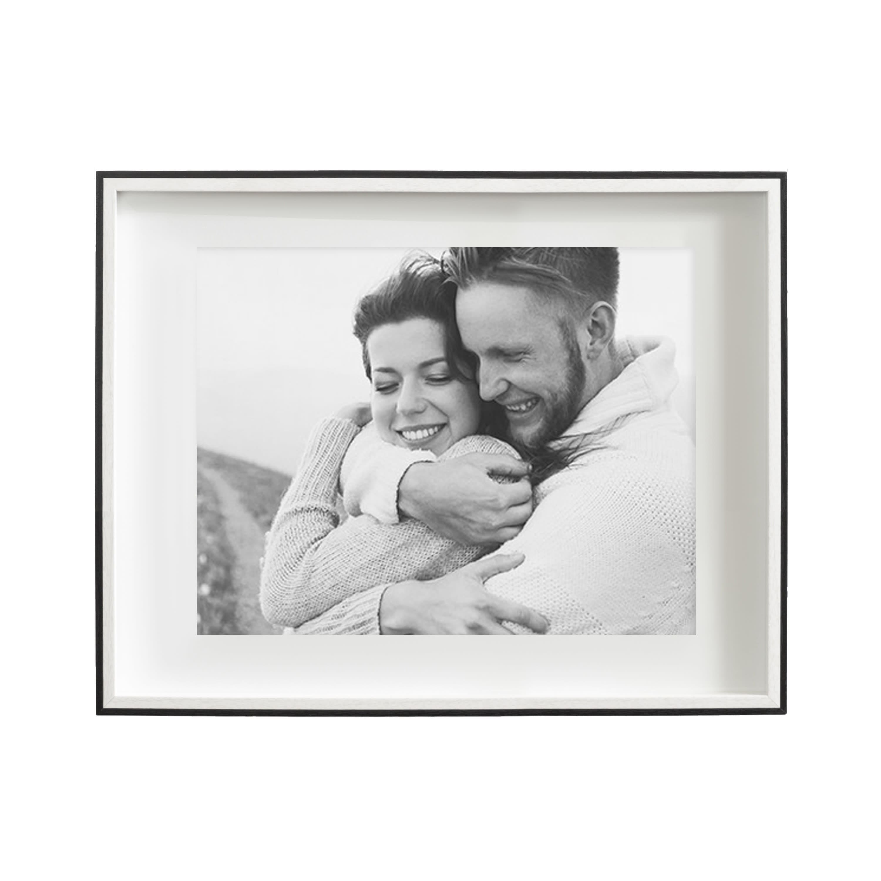 Kate and Laurel Gibson Wall Photo Frames Set