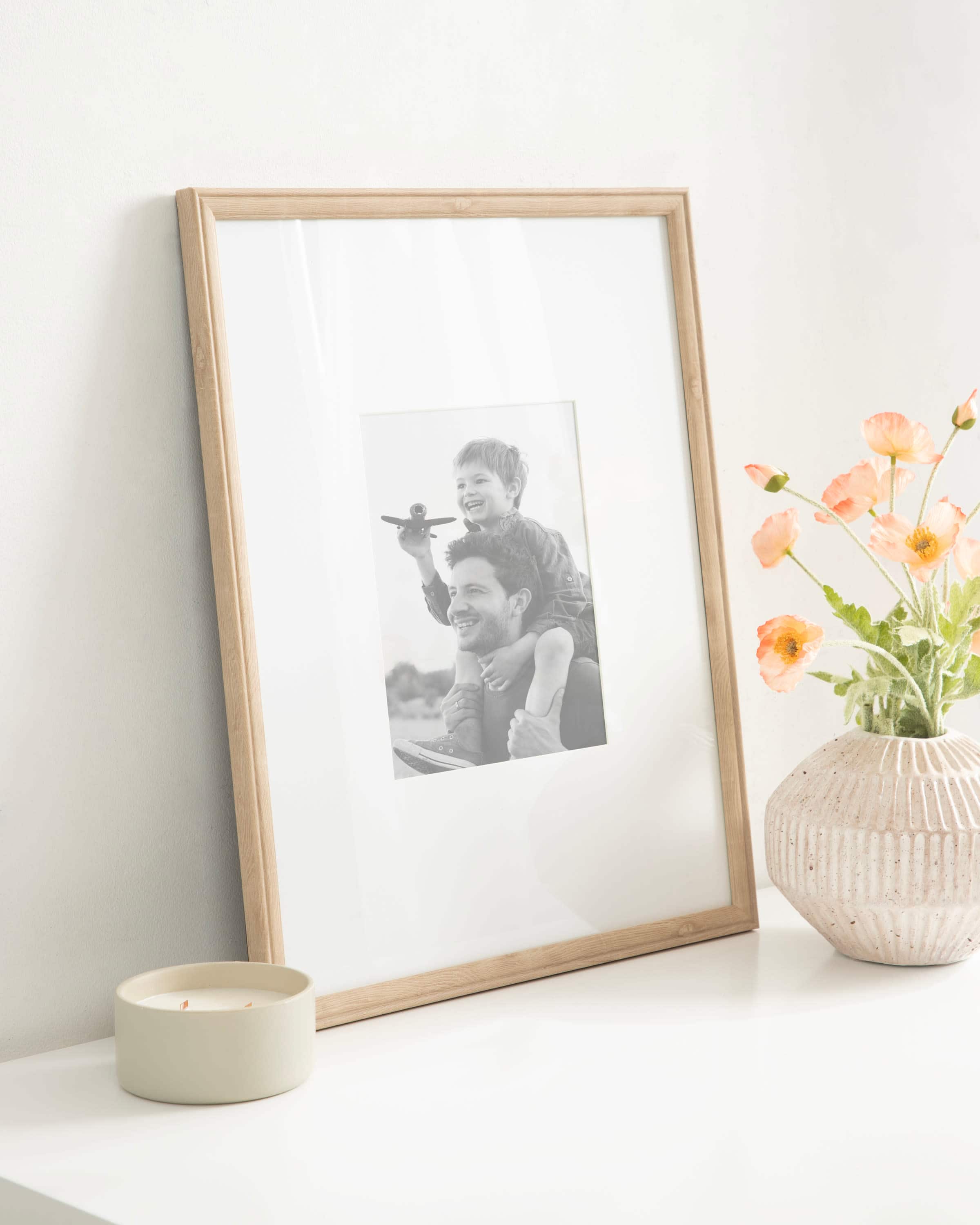 Kate and Laurel 16" x 20" Adlynn Photo Frame with 8" x 10" Mat