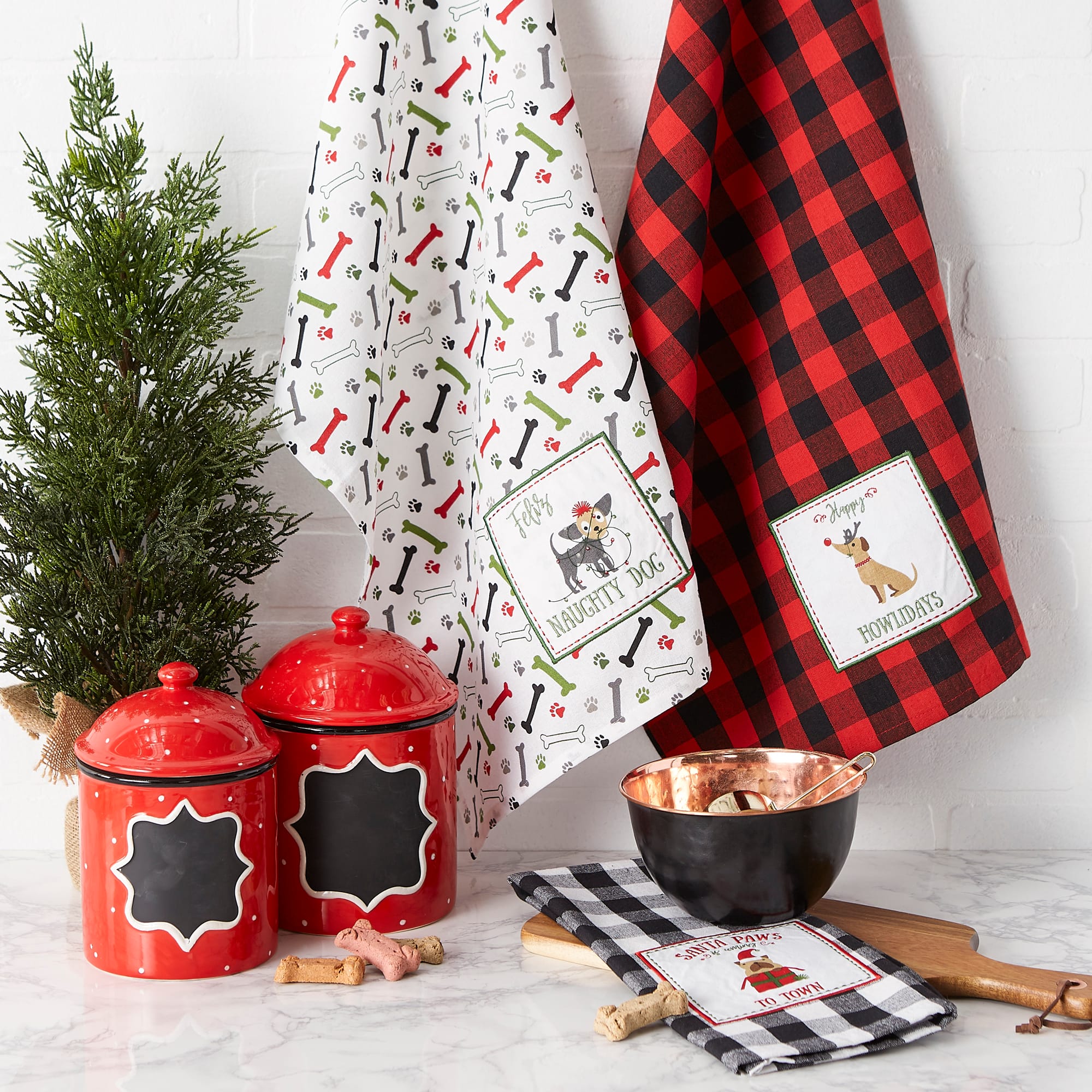 DII® Christmas Puppy Embellished Dishtowel Set