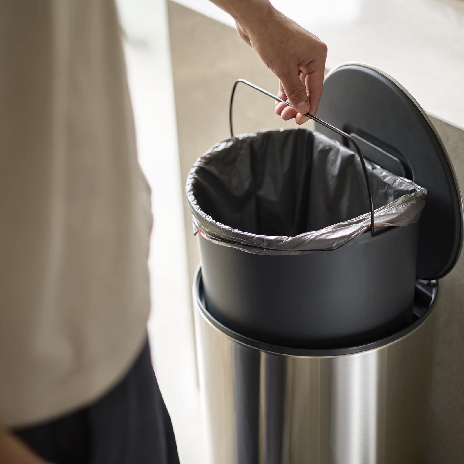 Joseph Joseph 30L Arc Slimline Pedal Trash Can