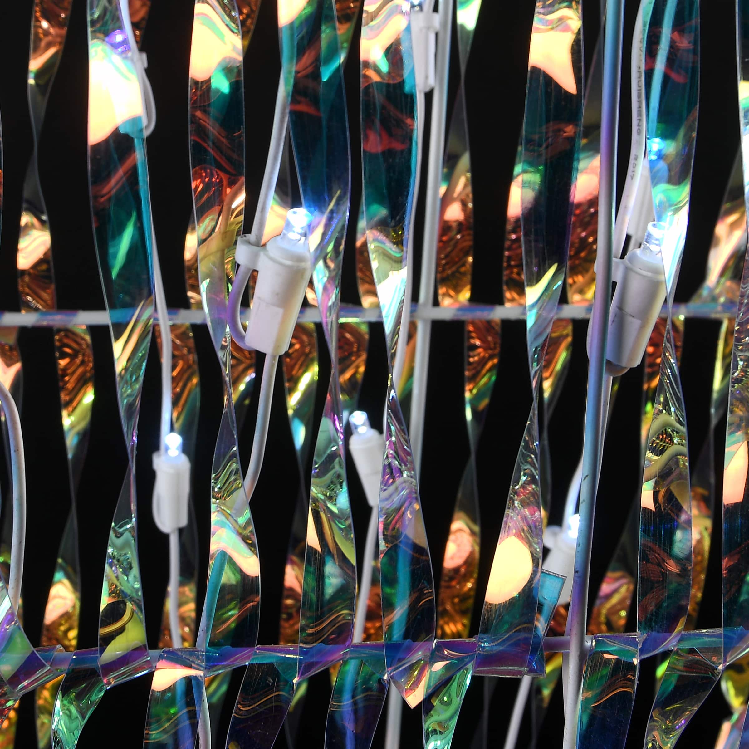 26" 3D Iridescent Sleigh with 105 Cool White UL LED Lights