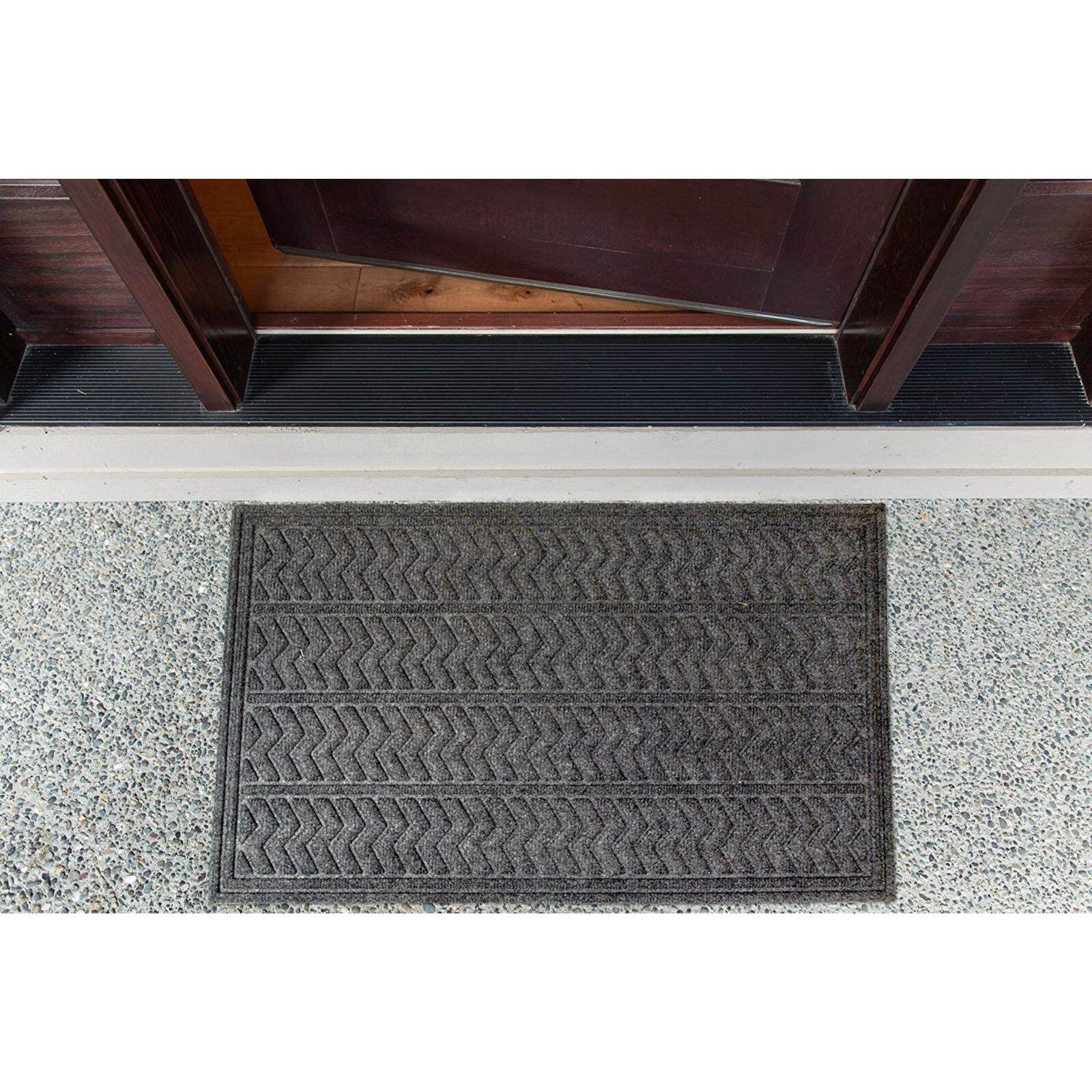 DII® Dark Gray Chevron Floormat