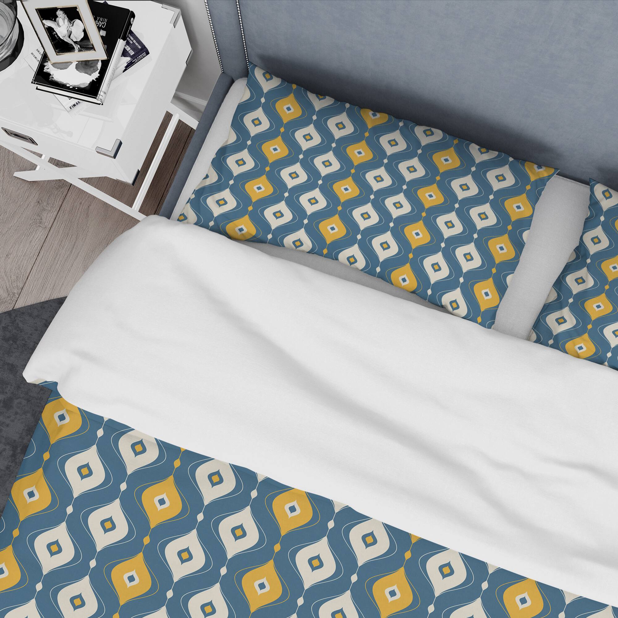 Designart 'Retro Abstract Pattern II' Mid-Century Duvet Cover Set