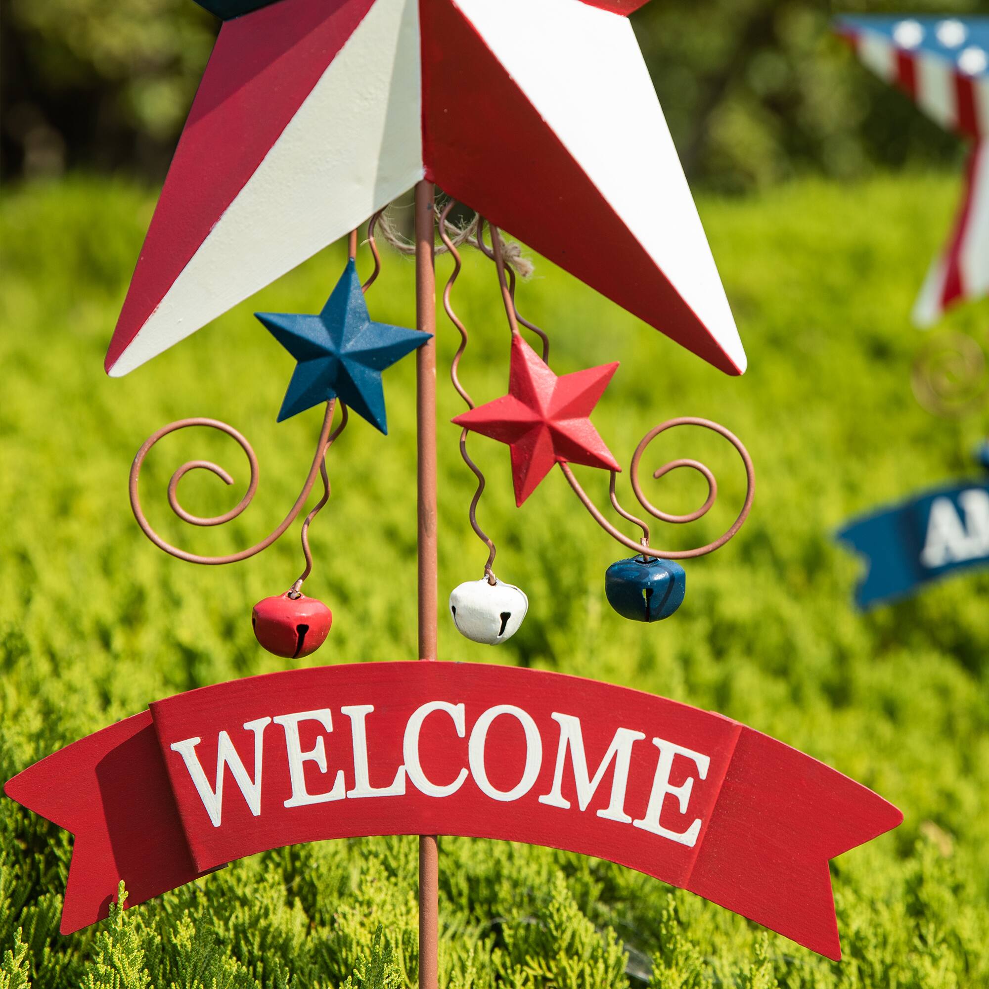 Glitzhome® 42" Patriotic America Star Yard Stake Set