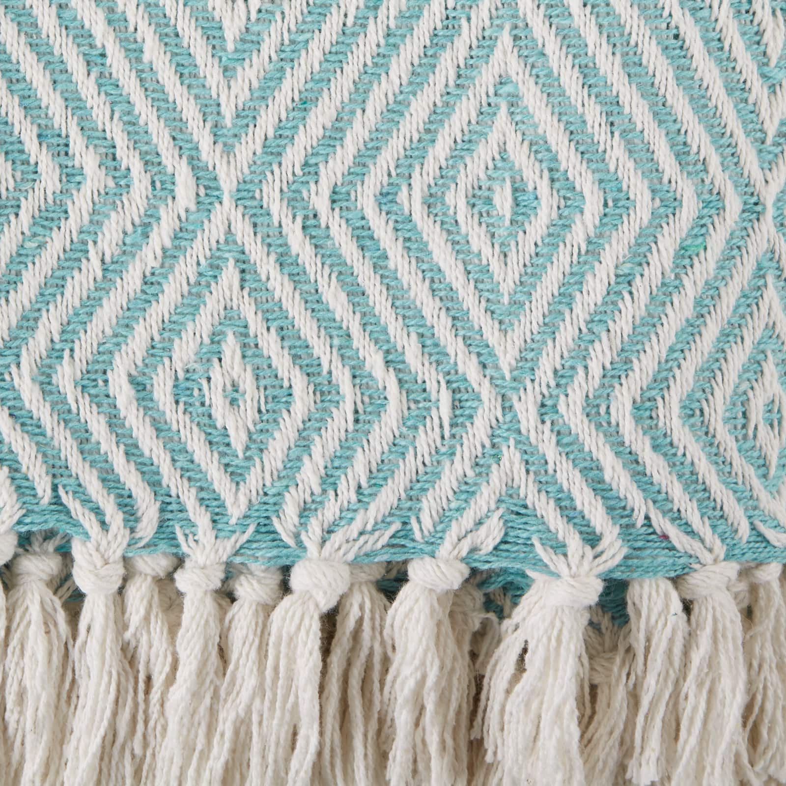 DII® X-Diamond Geometric Throw