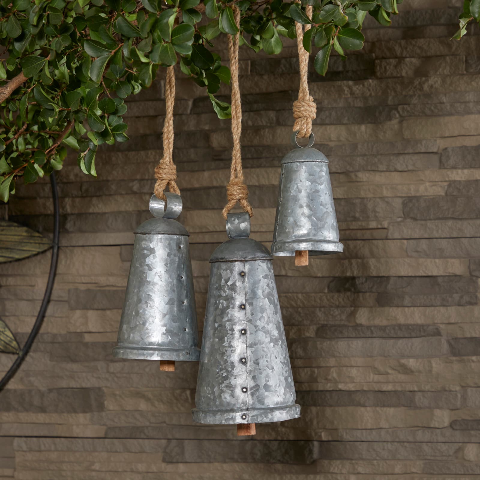 Gray Metal Rustic Windchime Set