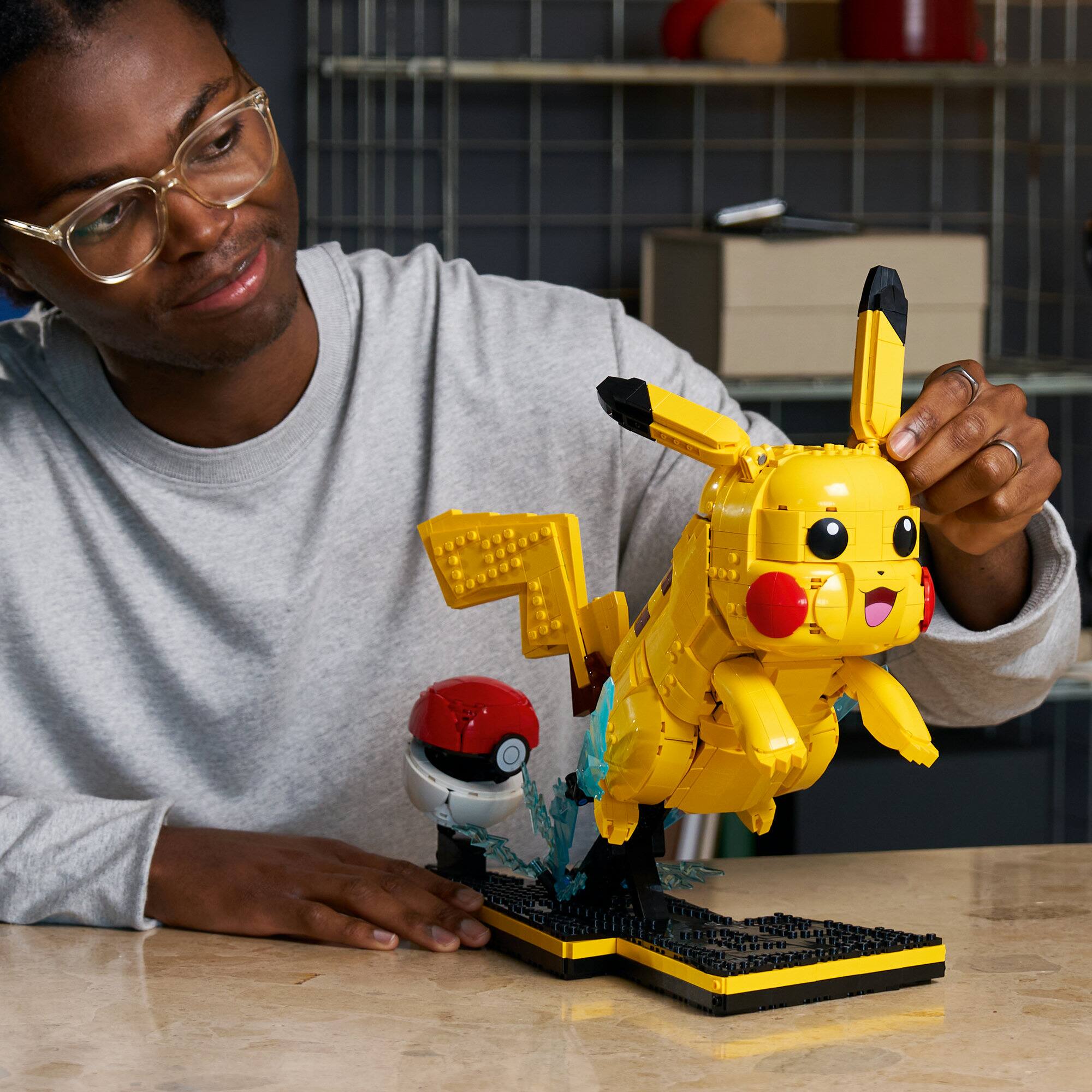 LEGO® Pikachu & Poké Ball Building Kit 72152