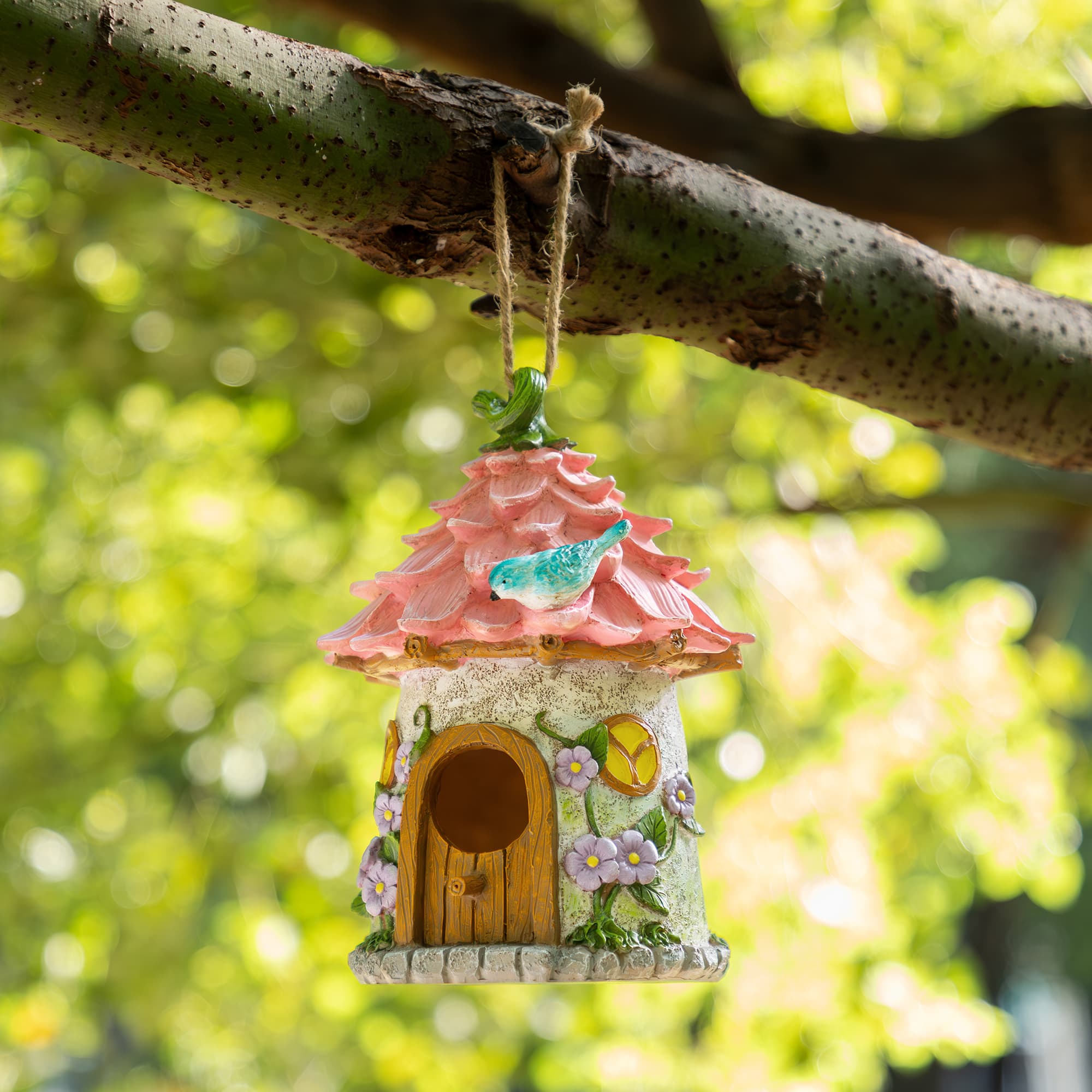 Glitzhome® 9" Resin Pink Roof Outdoor Garden Birdhouse