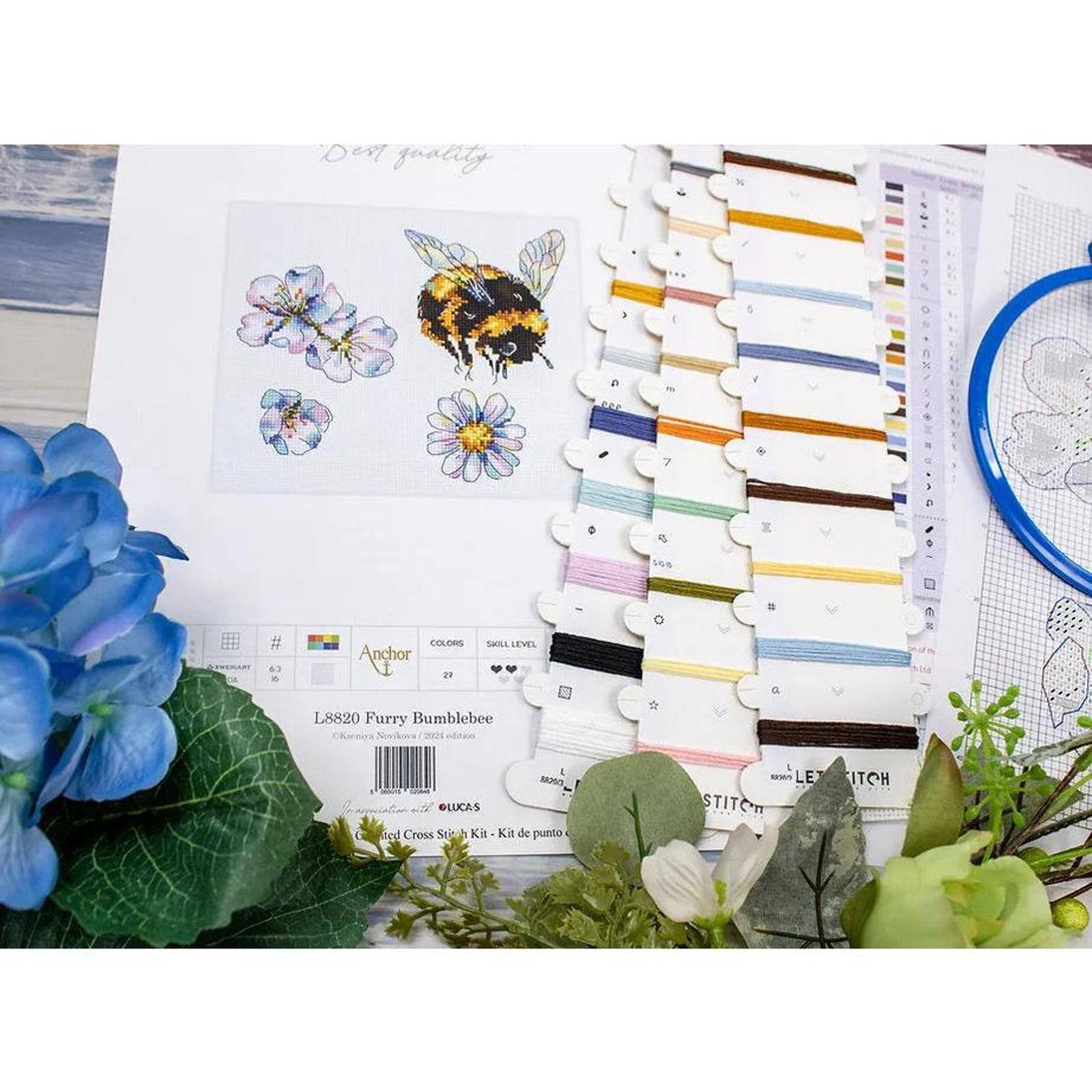 LetiStitch Furry Bumblebee Counted Cross Stitch Kit 