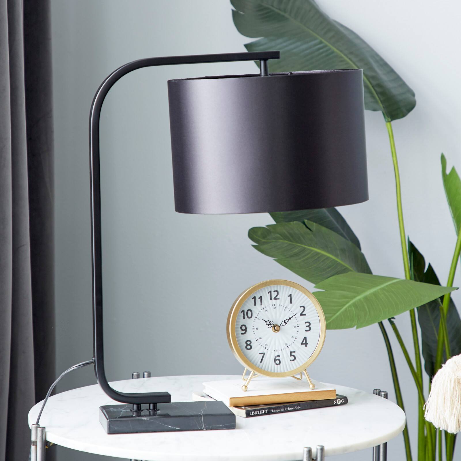 22" Black Metal Traditional Table Lamp