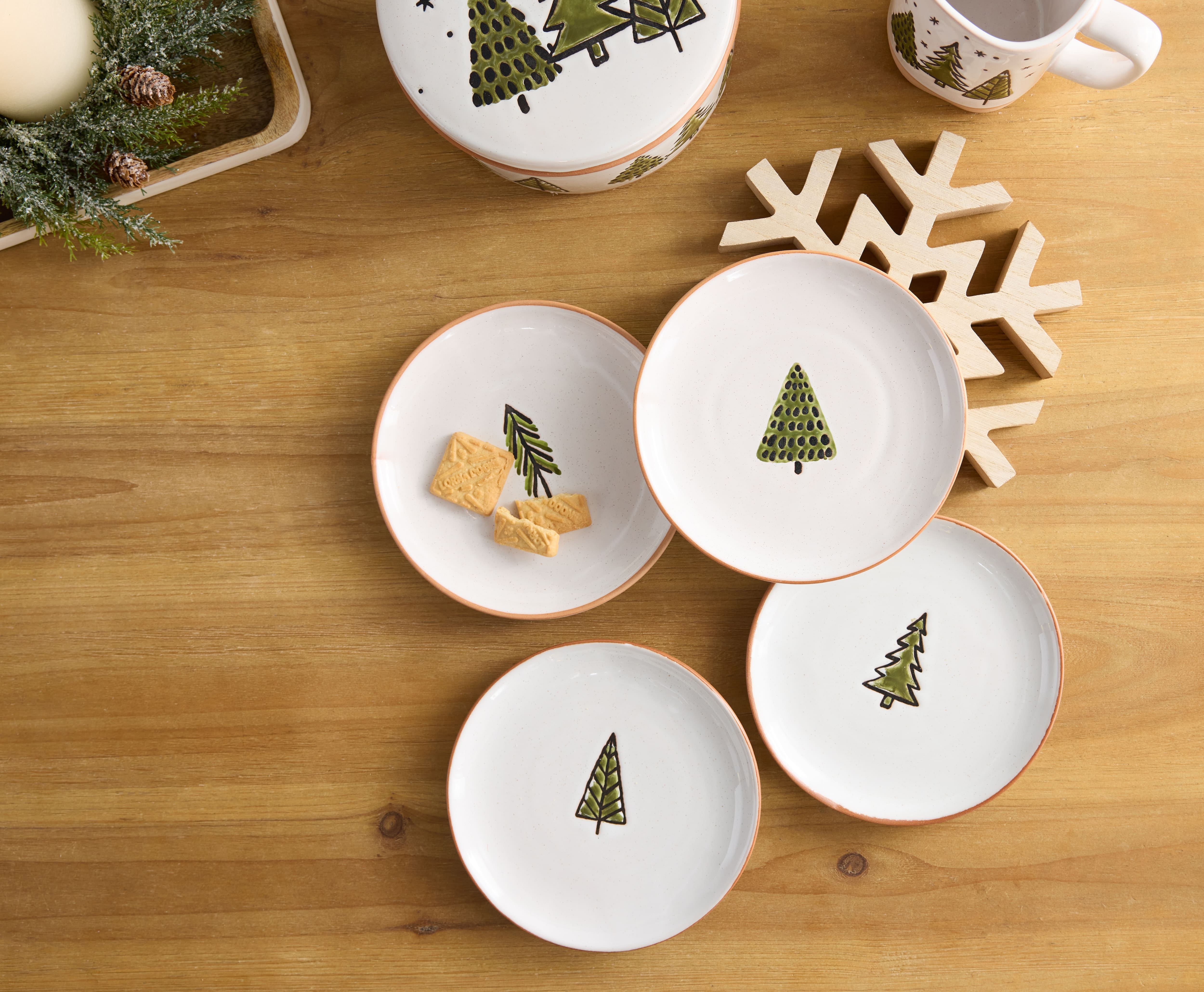 Ceramic Pine Tree Plate, Set of 4