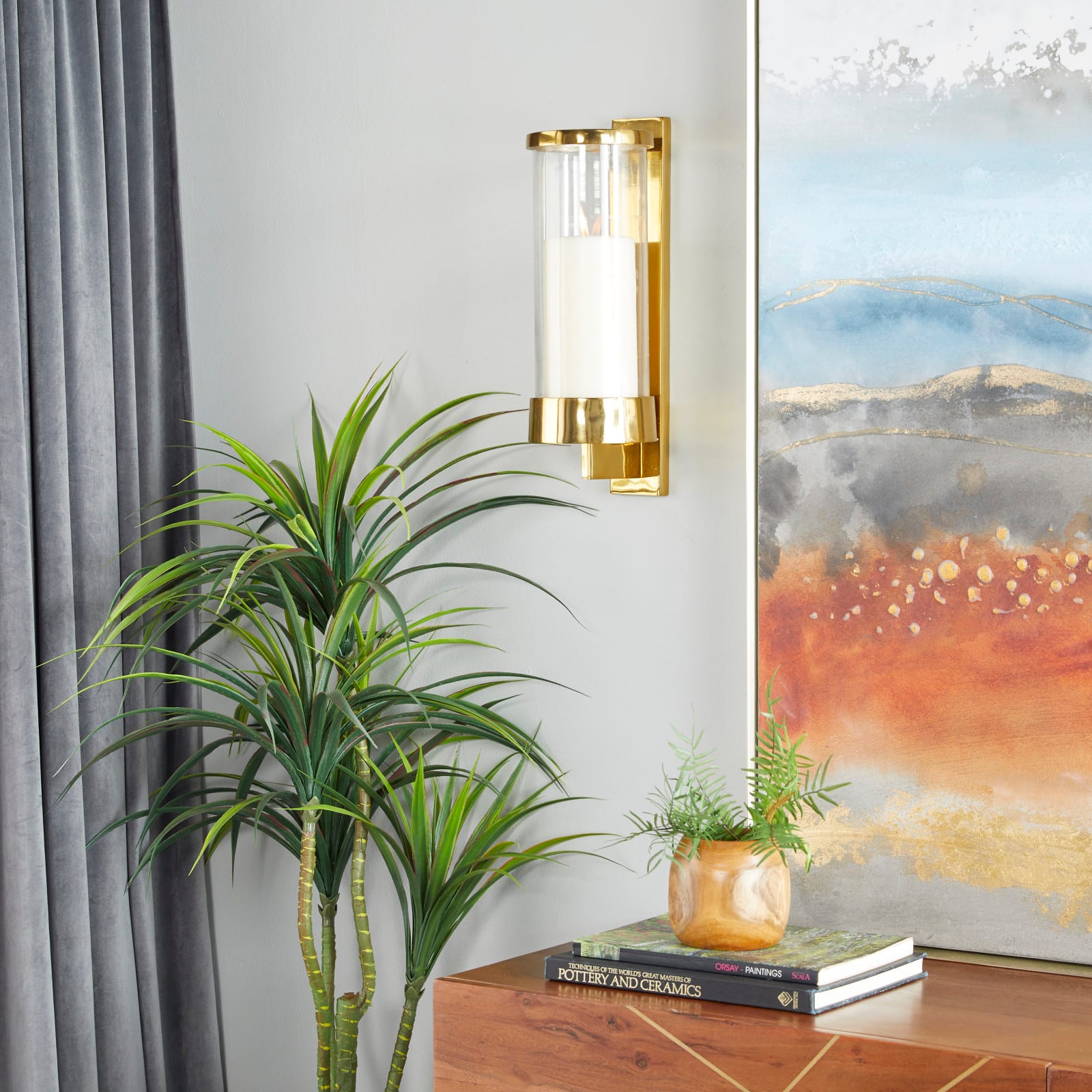 Gold Aluminum Contemporary Wall Sconce, 16" x 5" x 7"