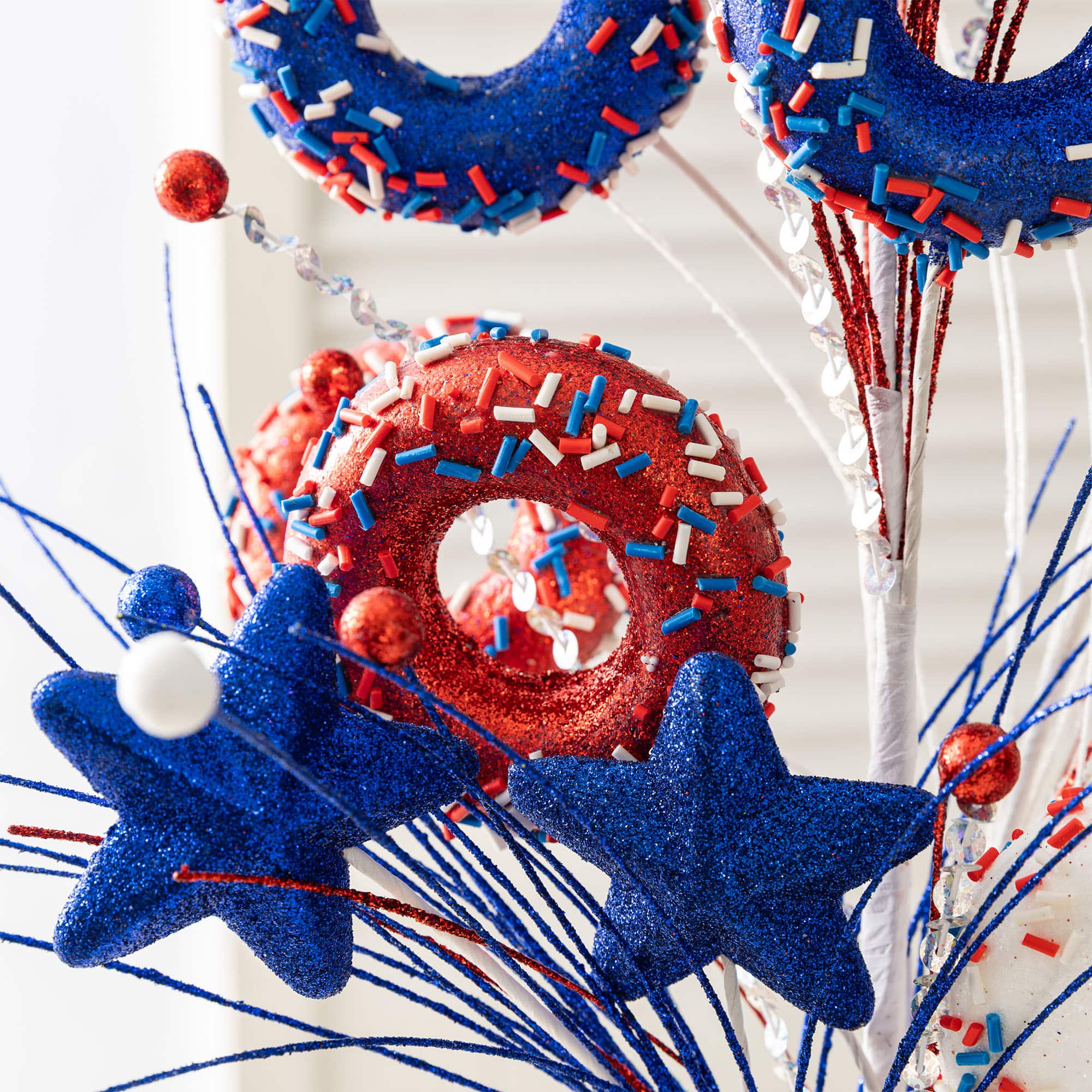 Glitzhome® 28" Set of 2 Patriotic Americana Stars and Donuts Garden Picks