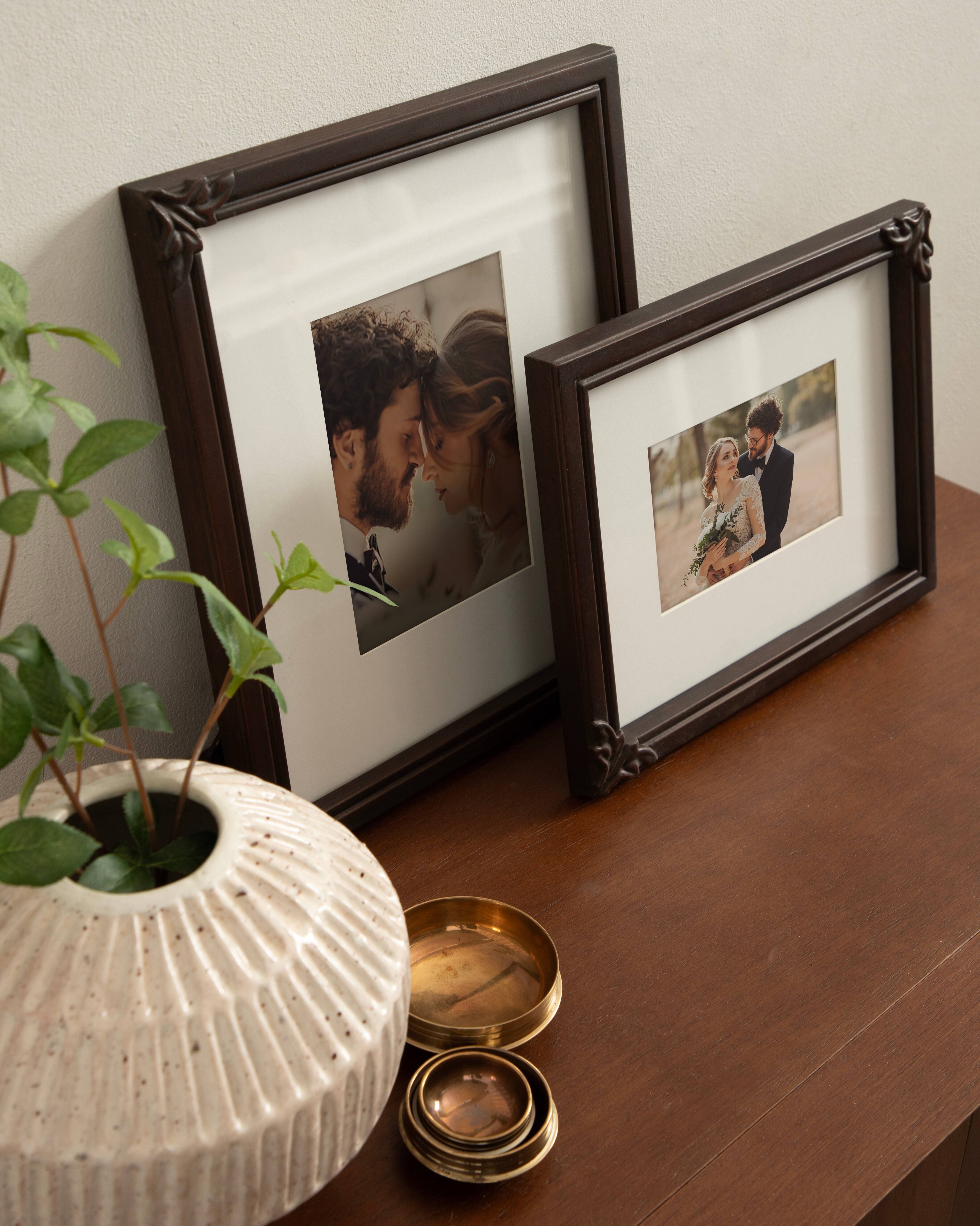 Kate and Laurel Arendahl Picture Frames Set