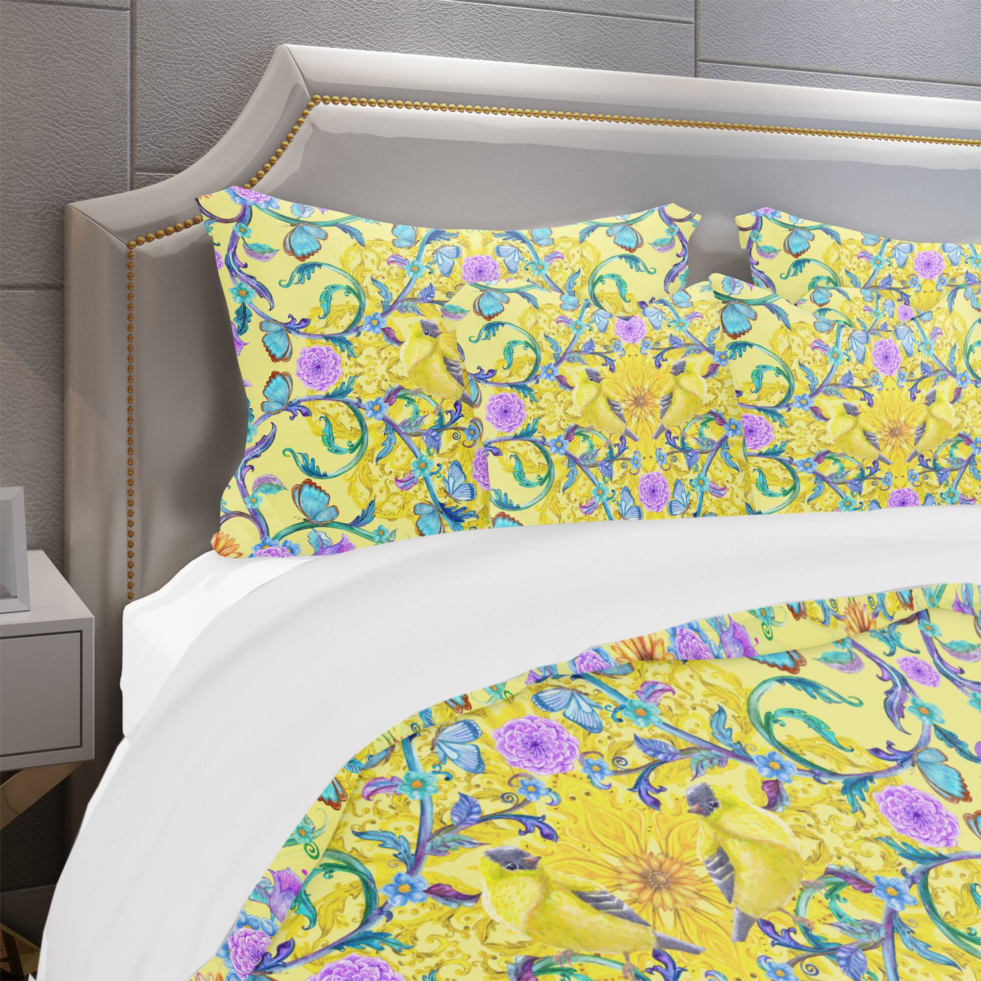 Designart 'Fancy Arabesque of Swirly Ornaments & Lovely Birds' Bohemian Bedding Set