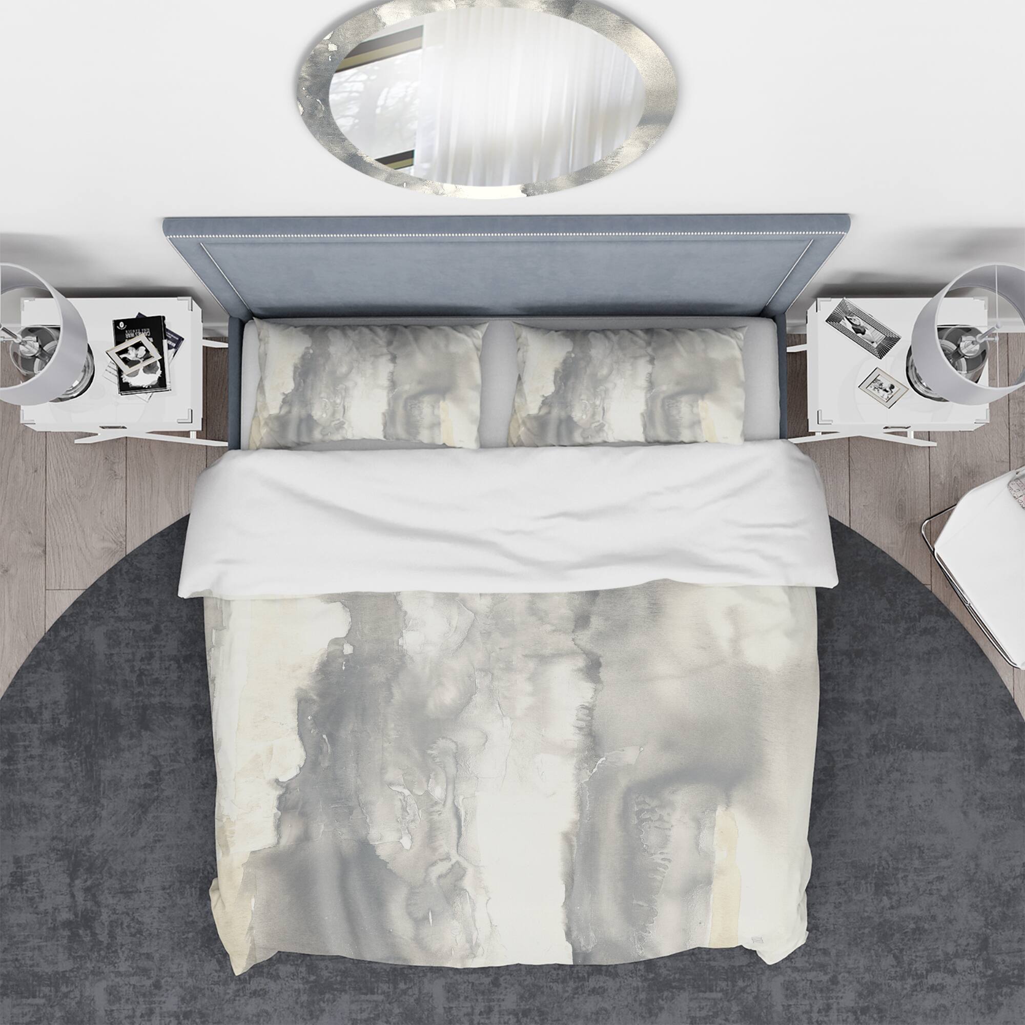 Designart 'Gold Glamour Direction I' Geometric Bedding Set