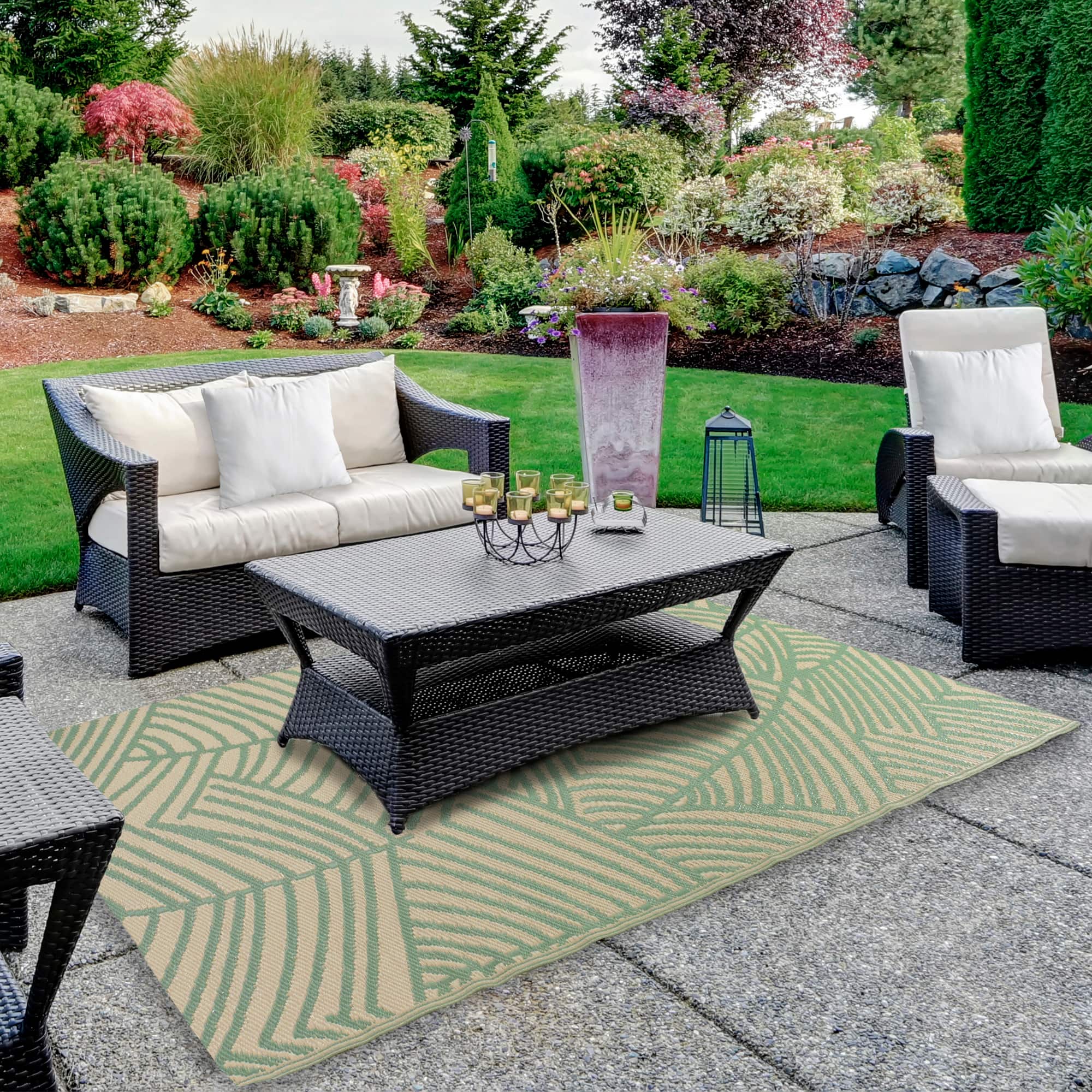 Green & Beige Leaf Design Rectangular Outdoor Area Rug, 4ft. x 6ft.