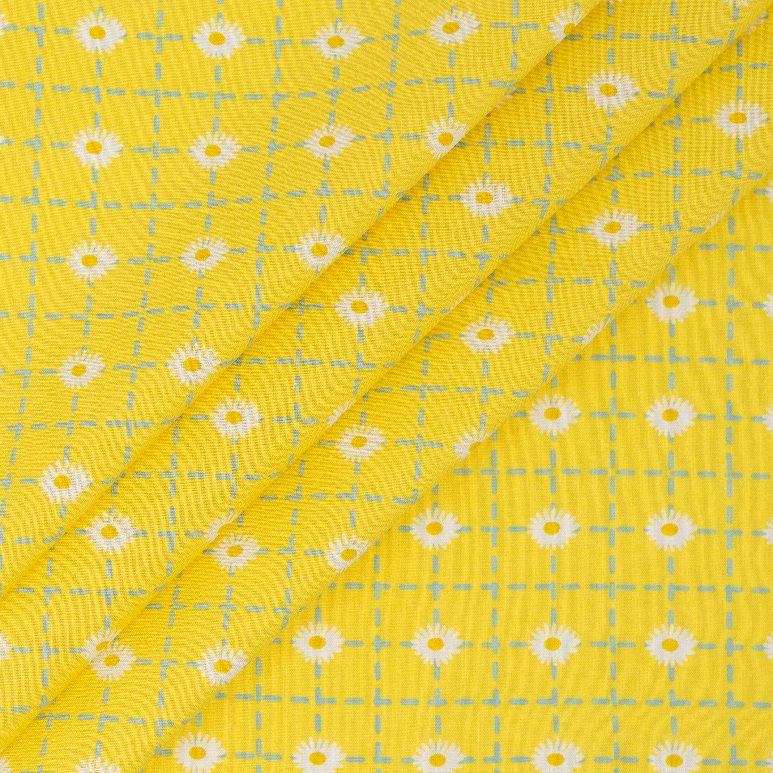 SINGER 10" x 10" Daisies Gnomes Square Cotton Fabric Premium Packs
