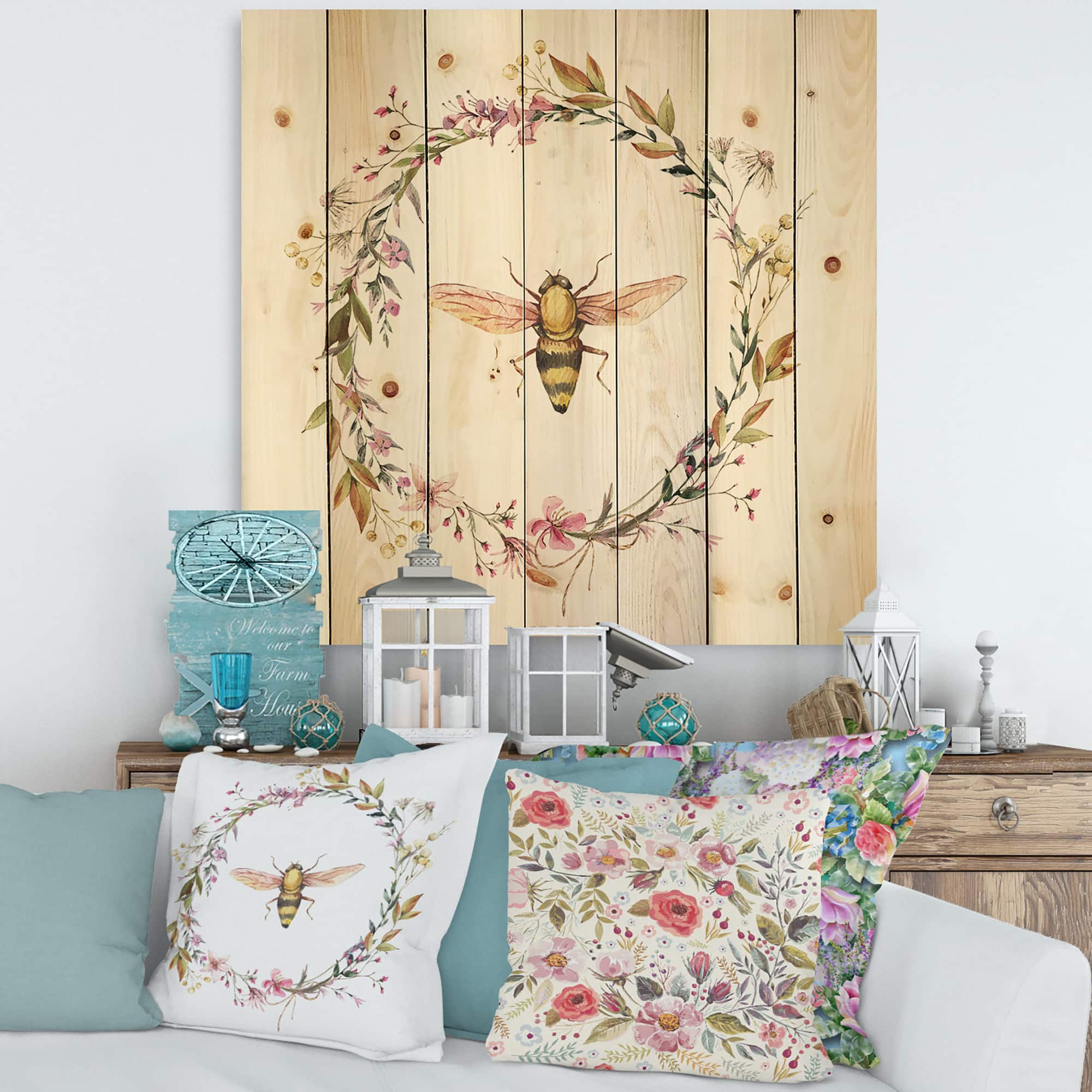 Designart - Bee In Wildflowers Wreath - Farmhouse Print on Natural Pine Wood