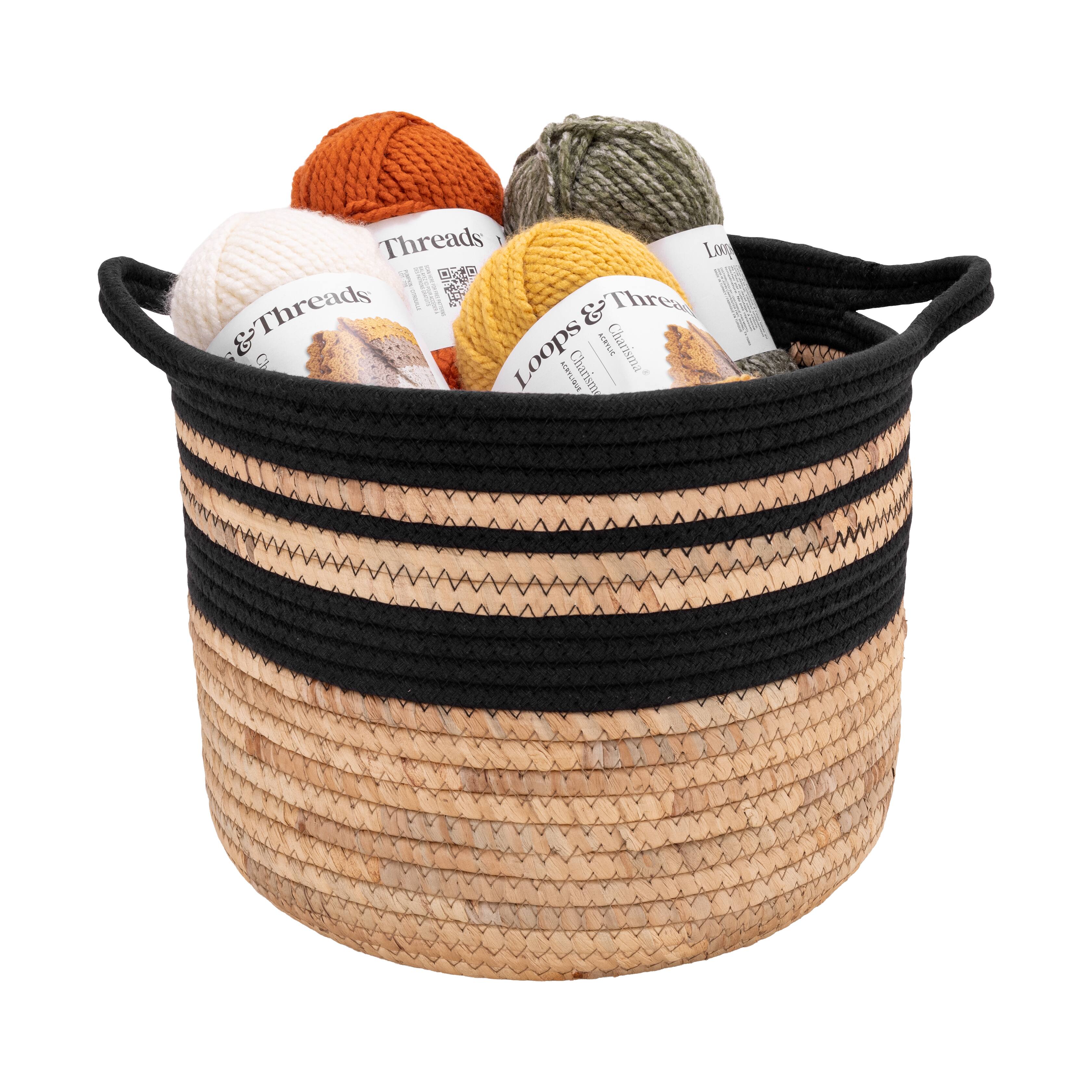 Seville Classics Small Round Water Hyacinth & Rope Basket