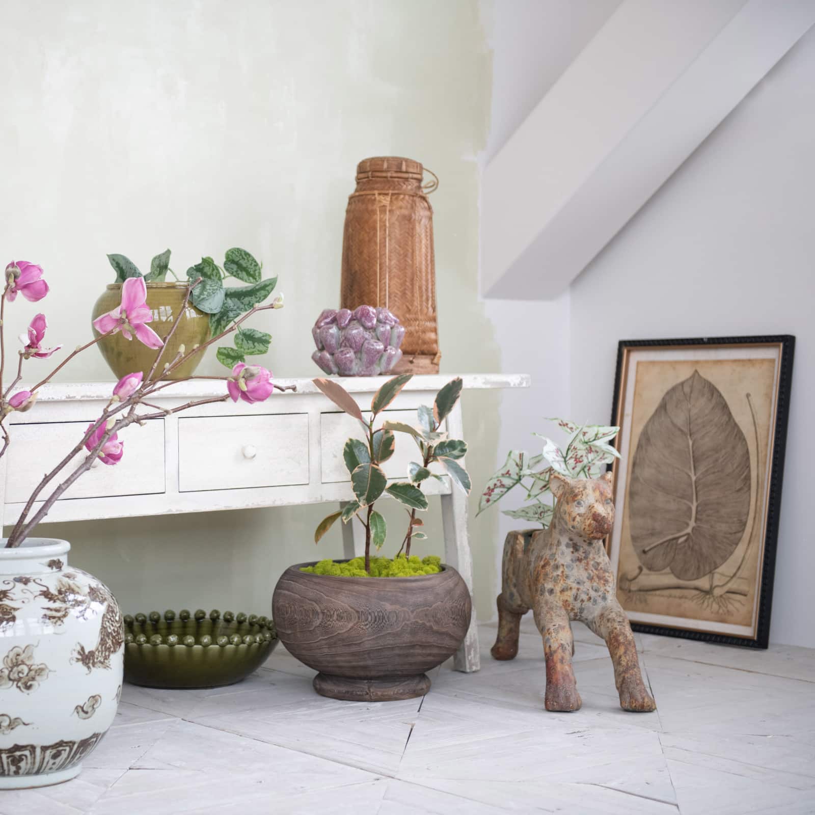 Hello Honey® Stained Round Paulownia Wood Planter