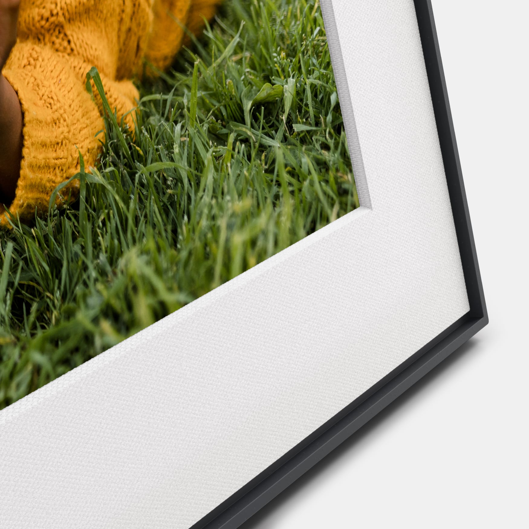 Aura 15" HD WiFi Walden Carbon with Paper Mat Digital Photo Frame