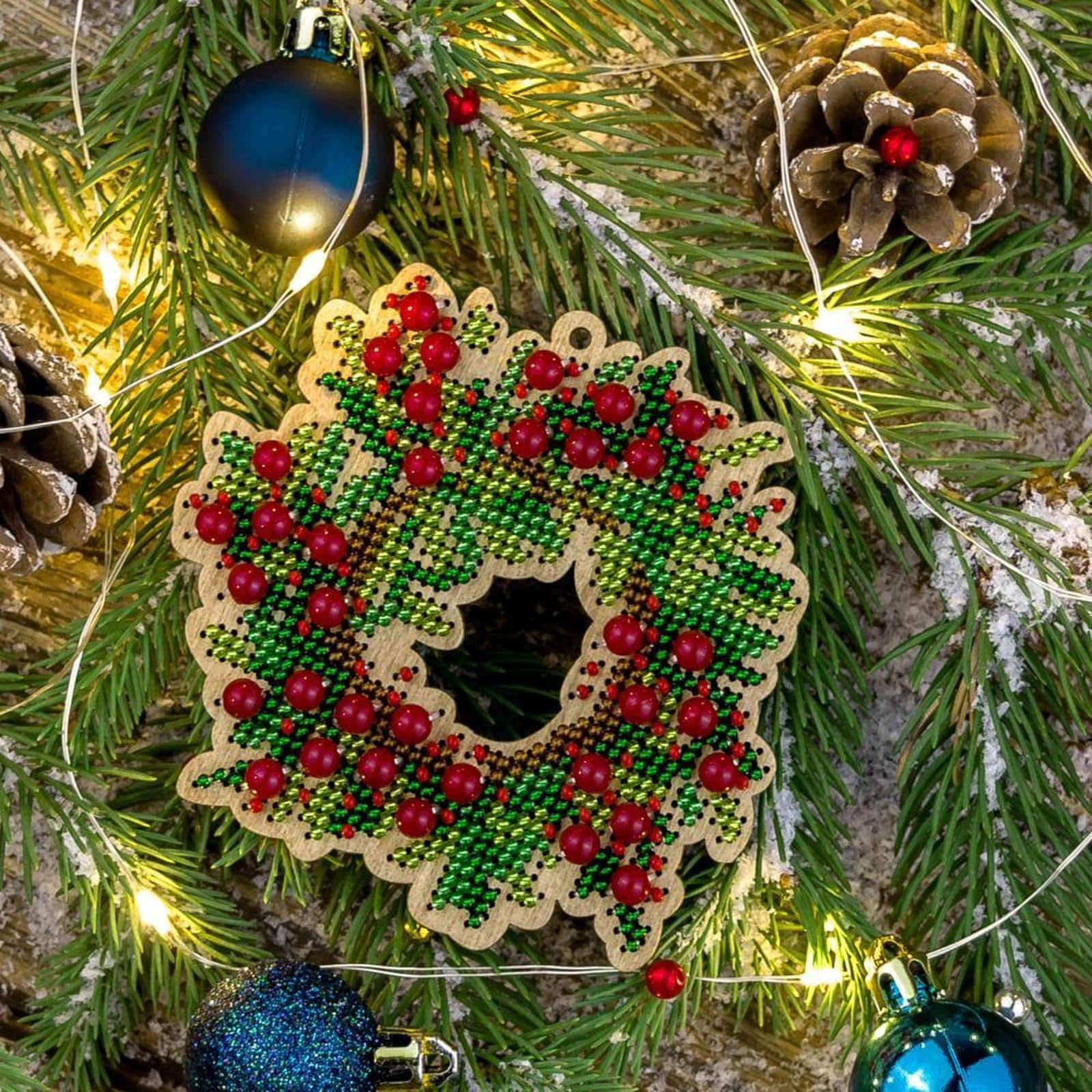 Wonderland Crafts Wreath Bead Embroidery on Wood Kit