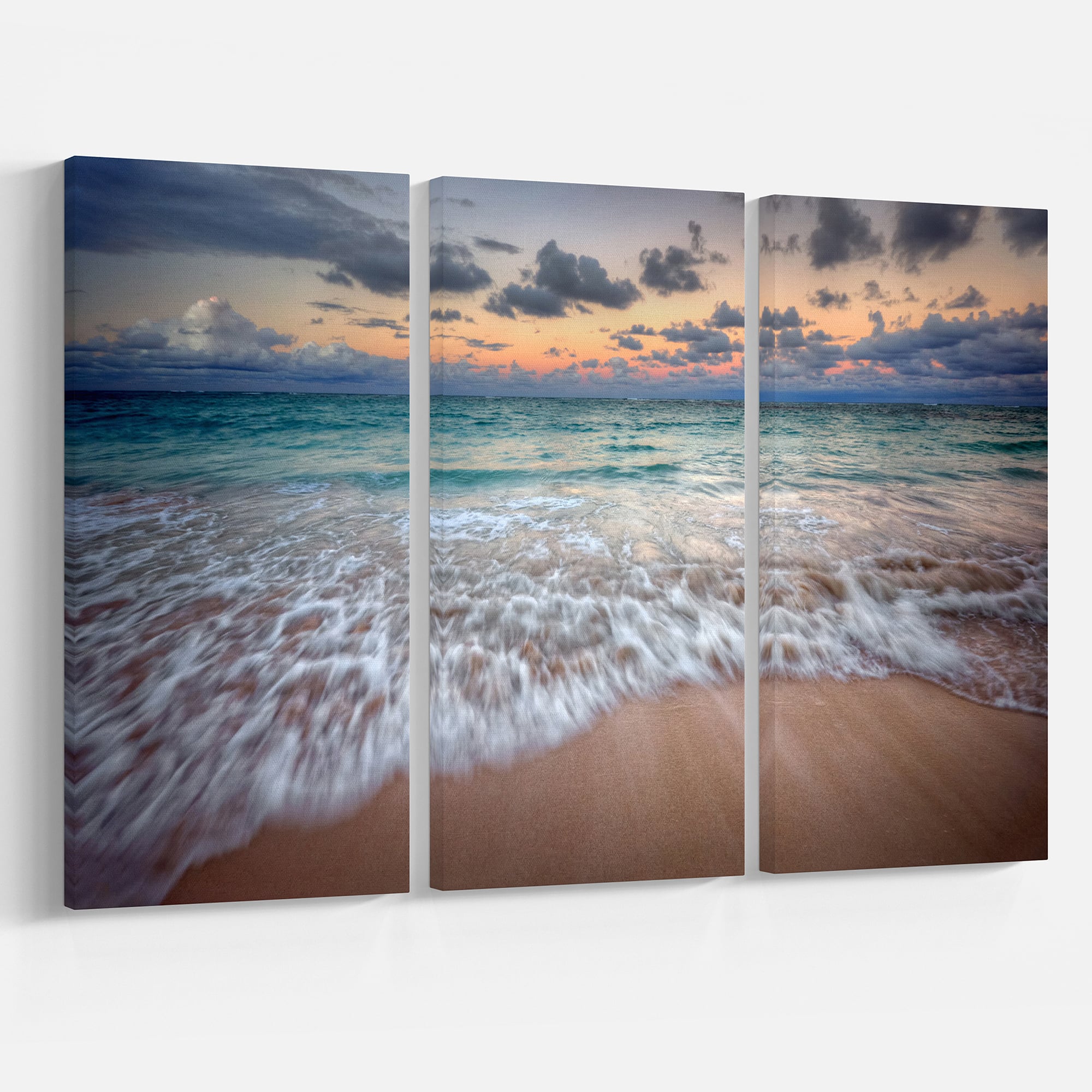 Designart - Waves Crashing Serene Seashore