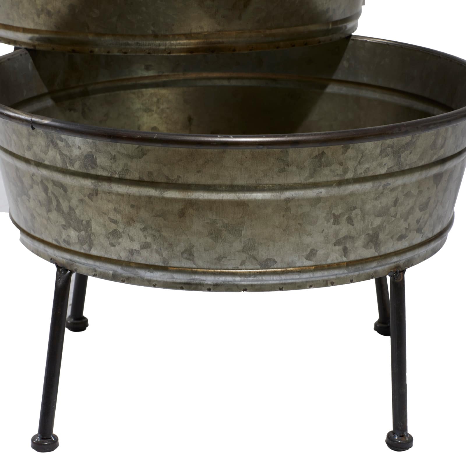 Grey Iron Farmhouse Fountain, 26" x 30" x 21"