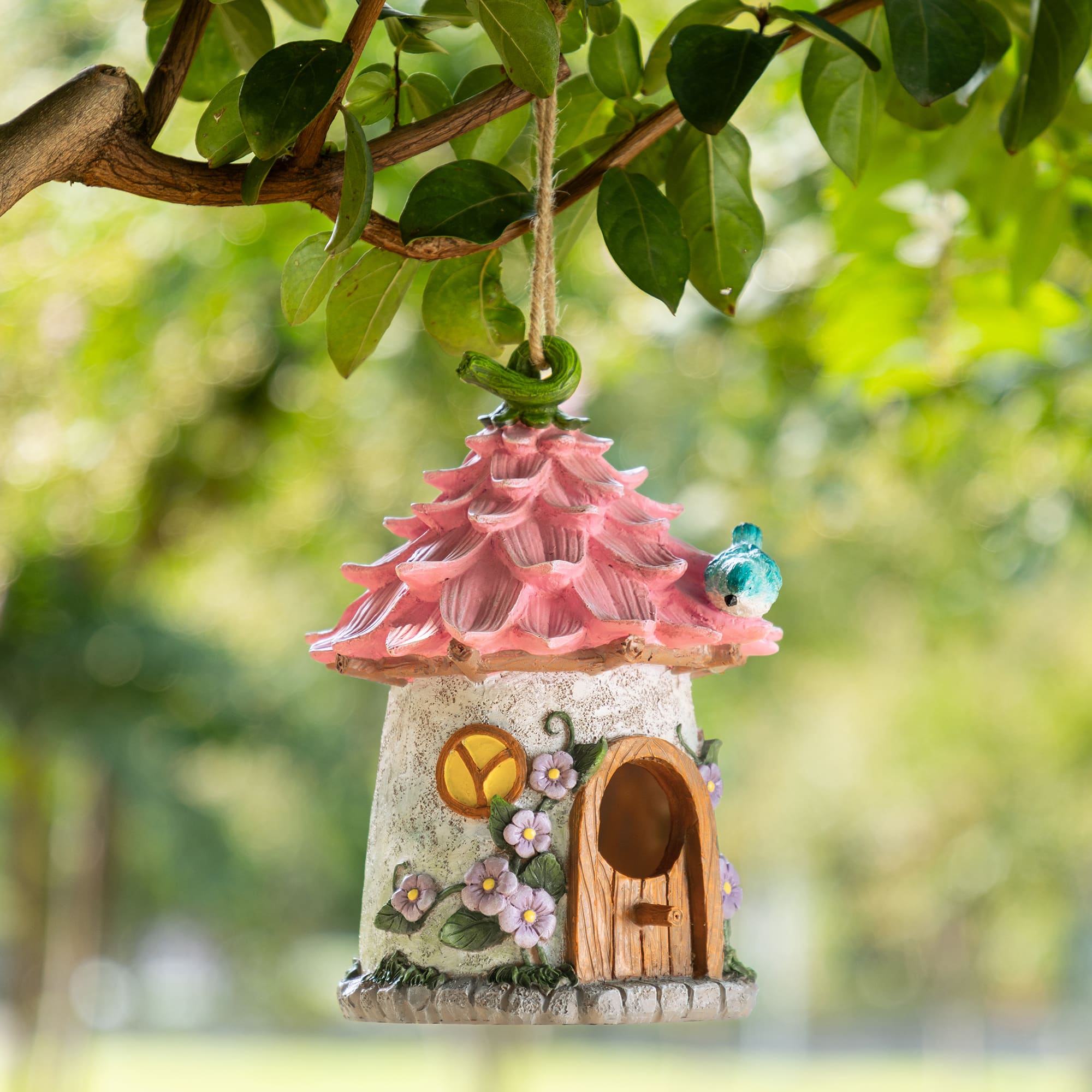 Glitzhome® 9" Resin Pink Roof Outdoor Garden Birdhouse