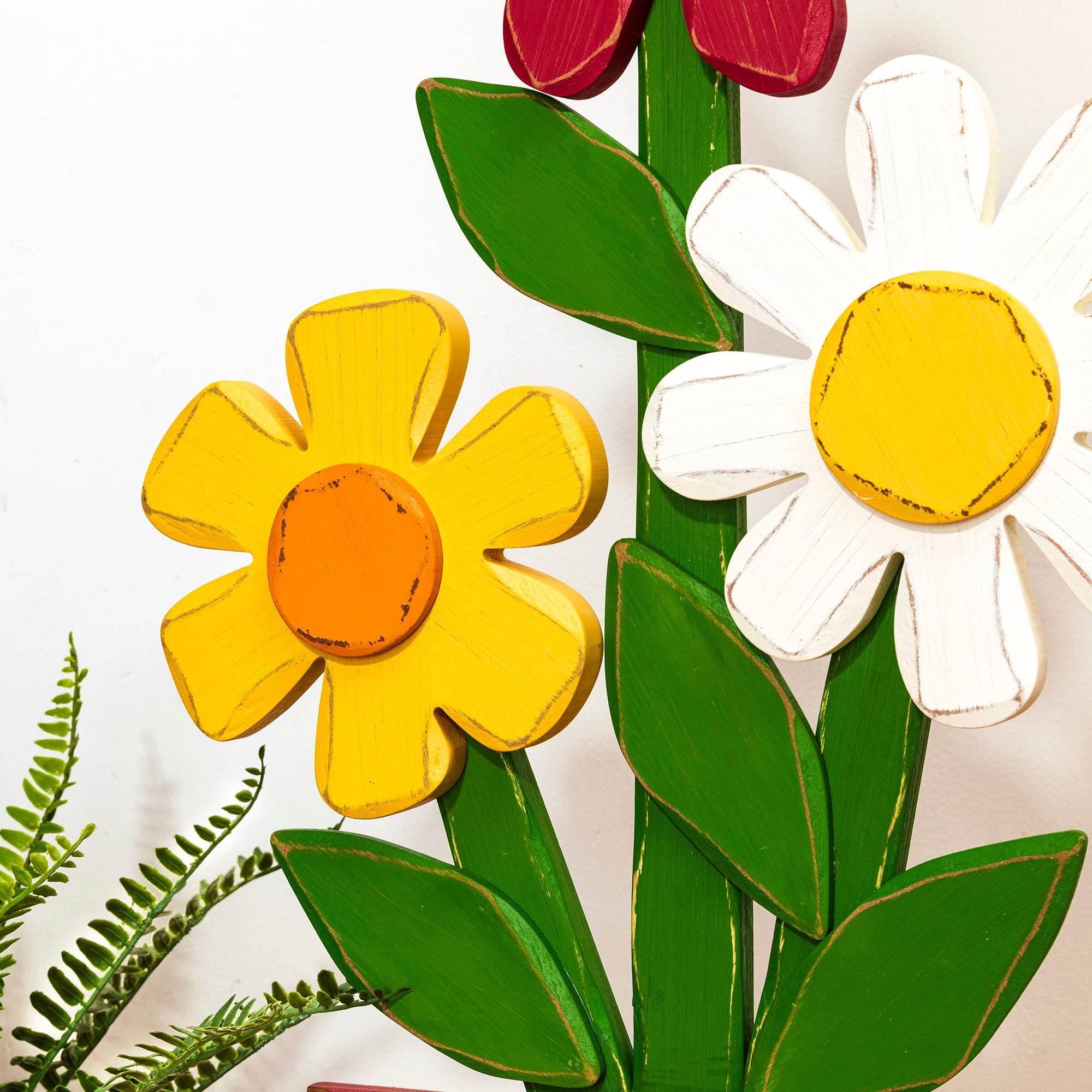 Glitzhome® 30" Wooden Trio Flowers Welcome Porch Décor