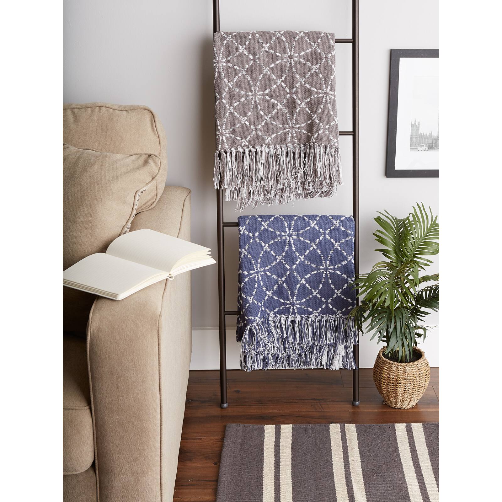 Gray Concentric Circles Throw