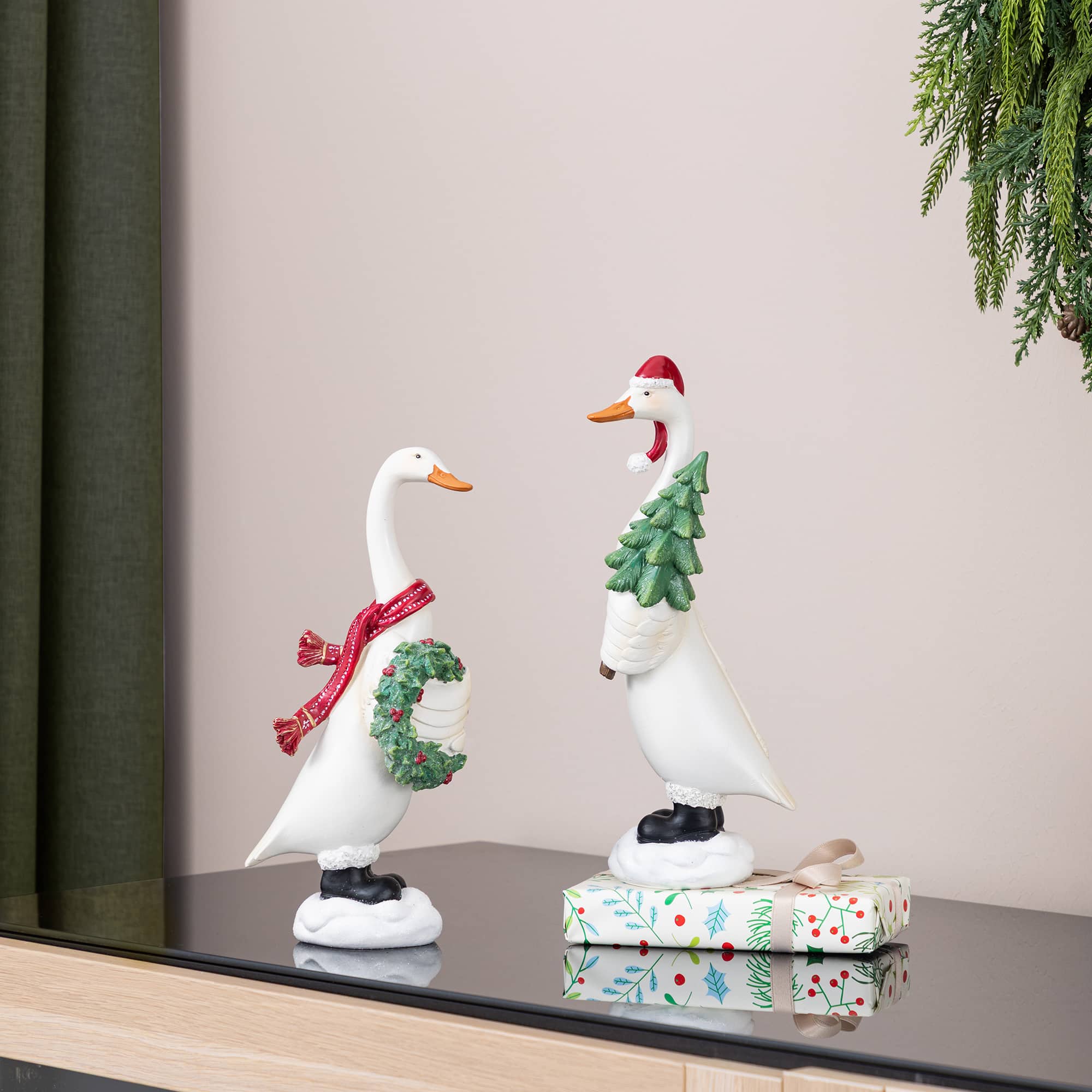 Glitzhome® Set of 2 Christmas Resin Goose with Wreath and Tree Table Decor