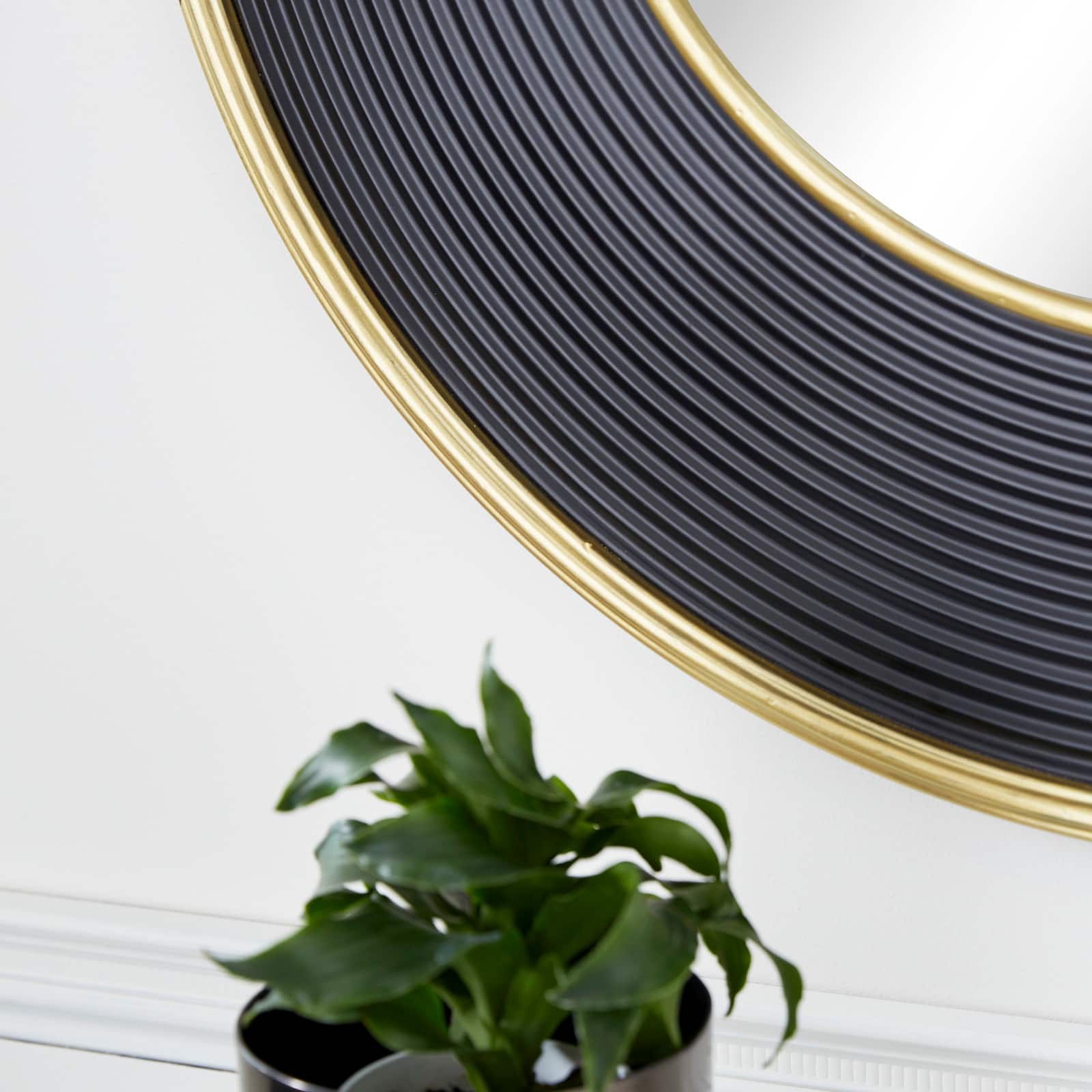 CosmoLiving by Cosmopolitan 35" Black Modern Metal Round Wall Mirror
